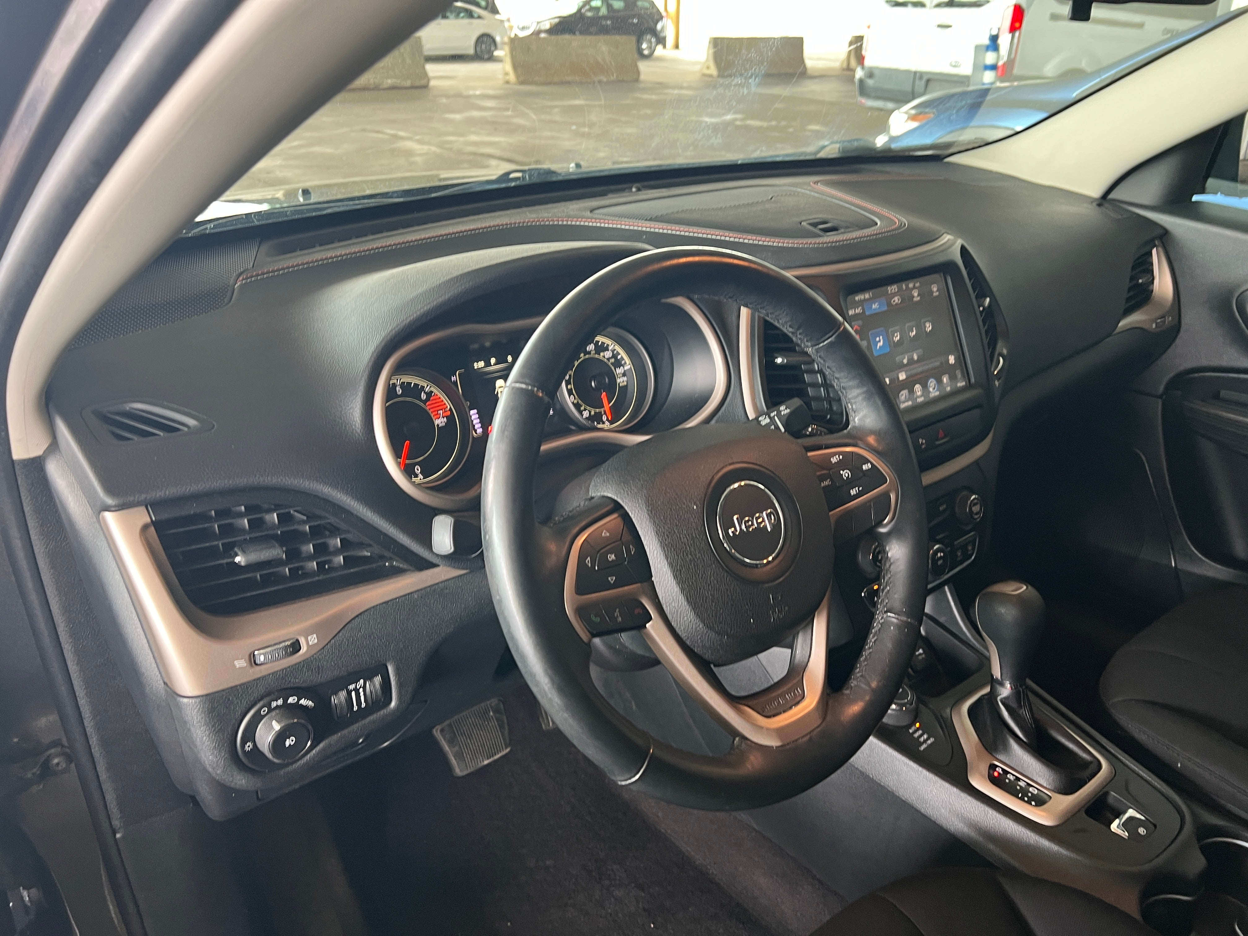 2016 Jeep Cherokee 75th Anniversary Edition 3