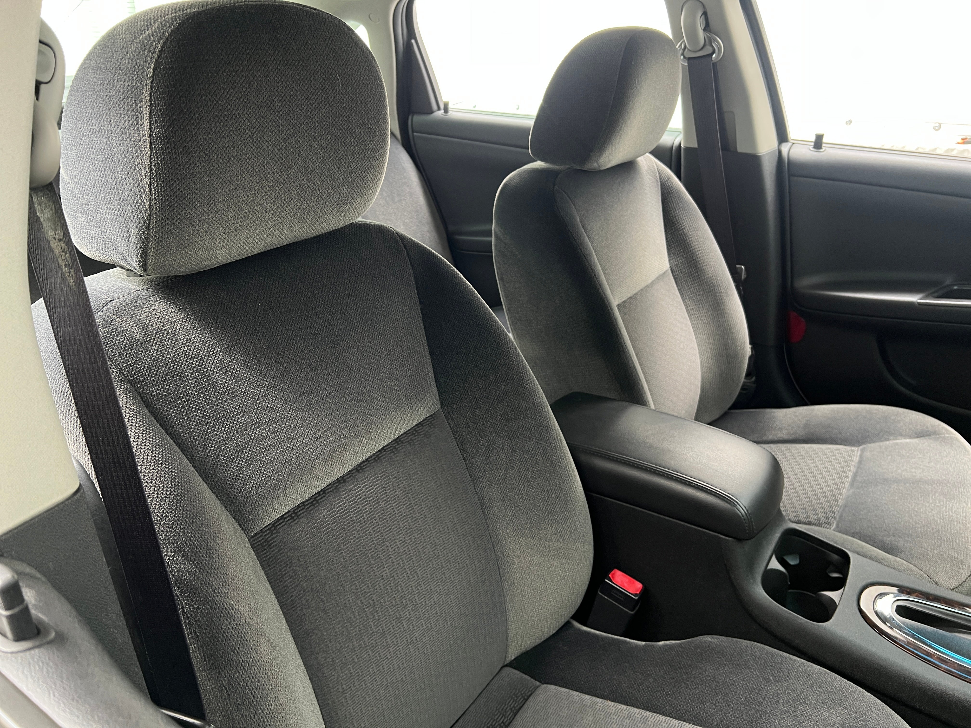 2016 Chevrolet Impala LT 2