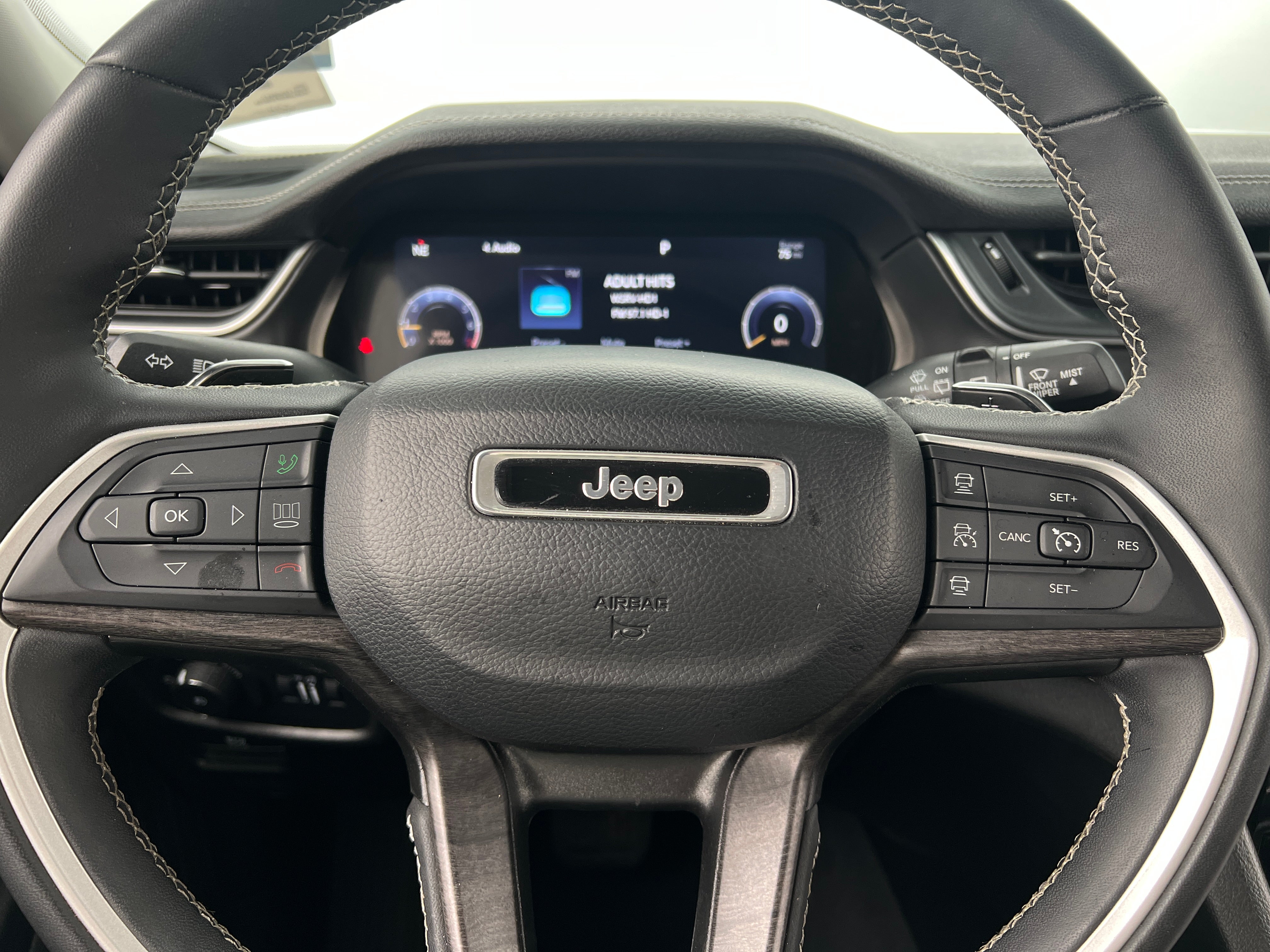 2023 Jeep Grand Cherokee L Limited Edition 4