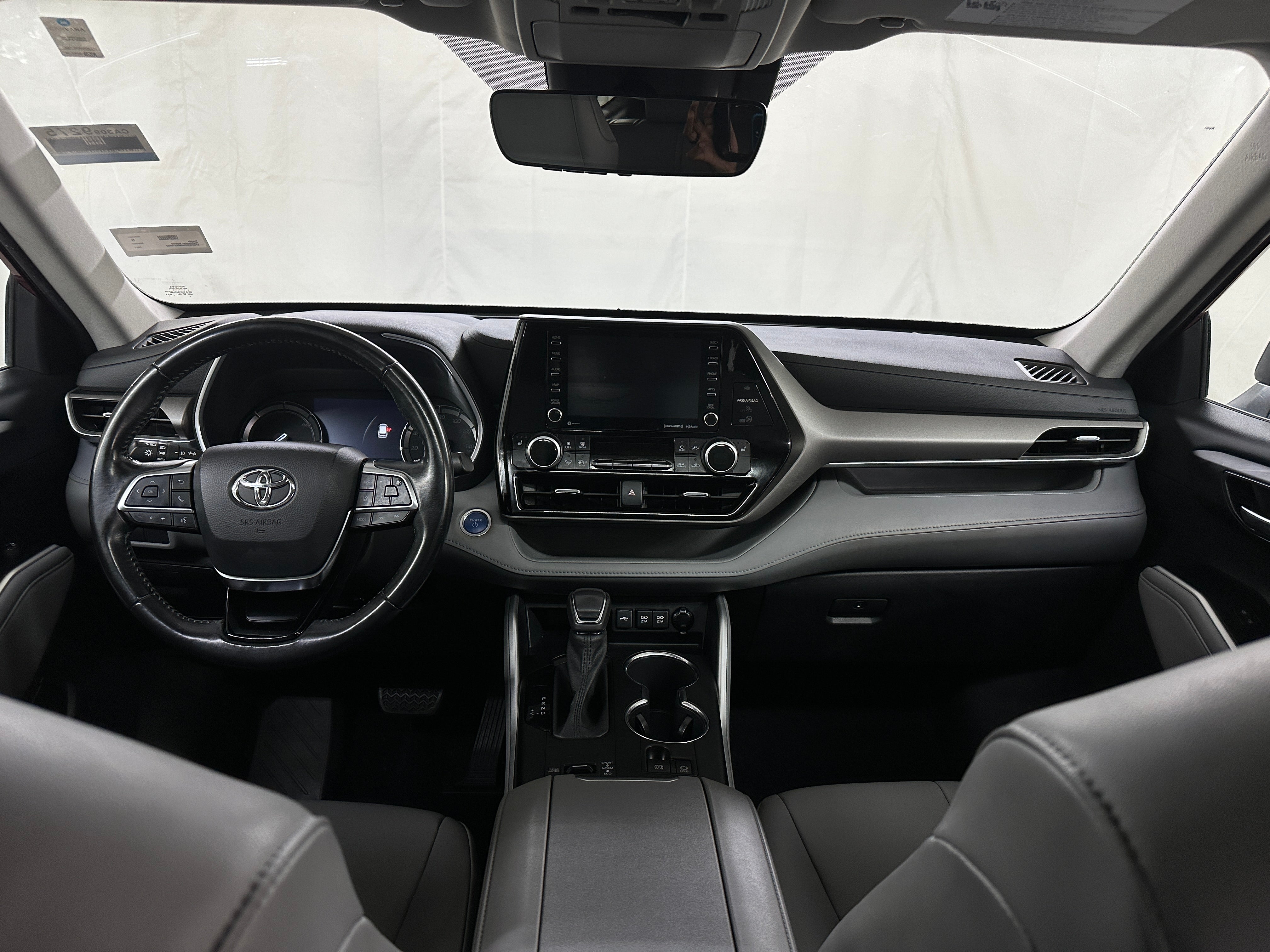 2021 Toyota Highlander XLE 2