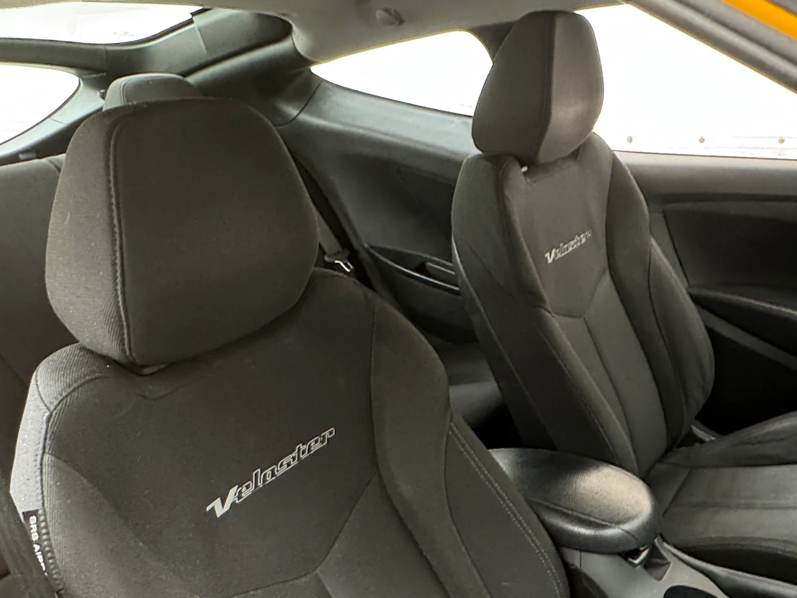 2015 Hyundai Veloster Base 2