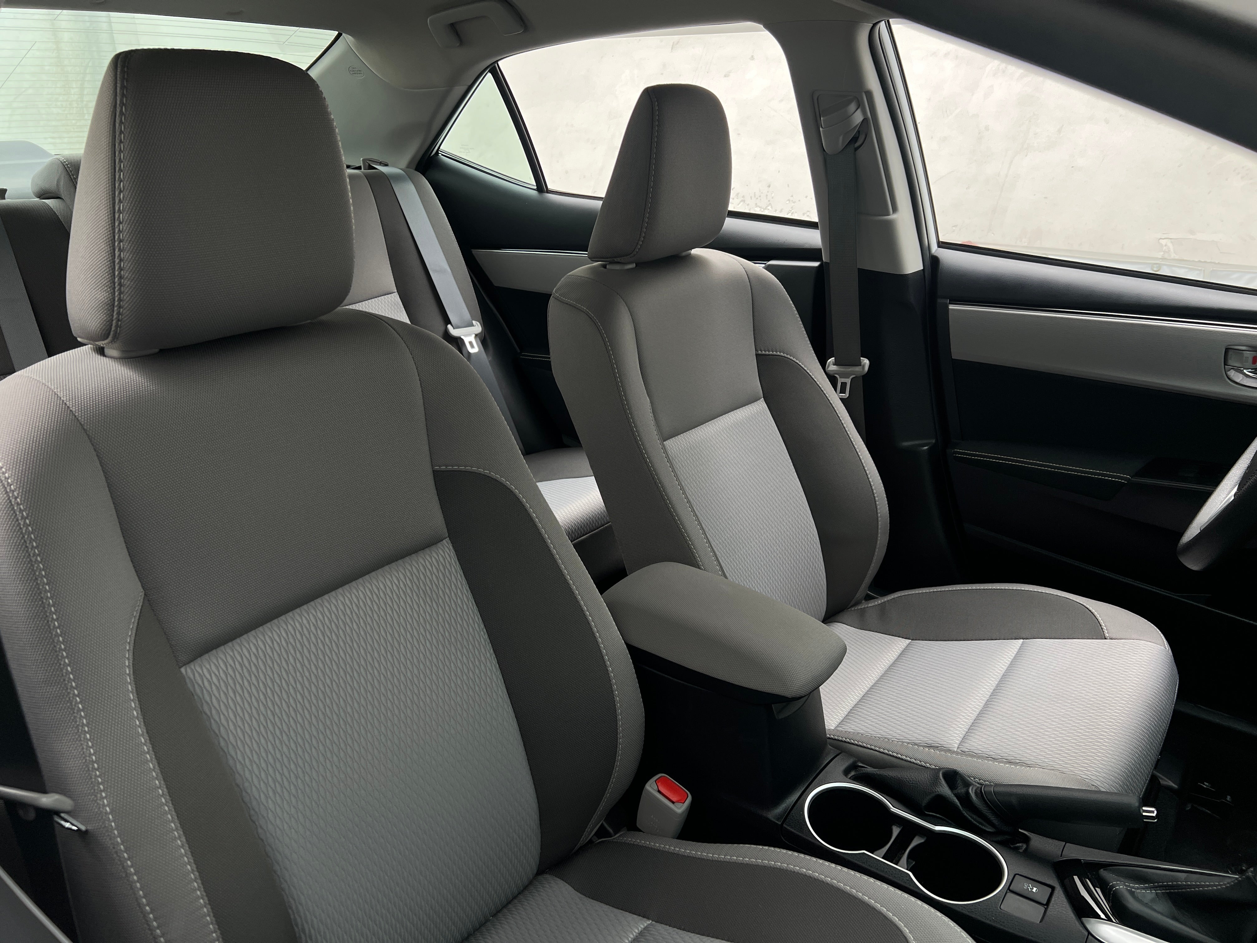 2018 Toyota Corolla LE 2