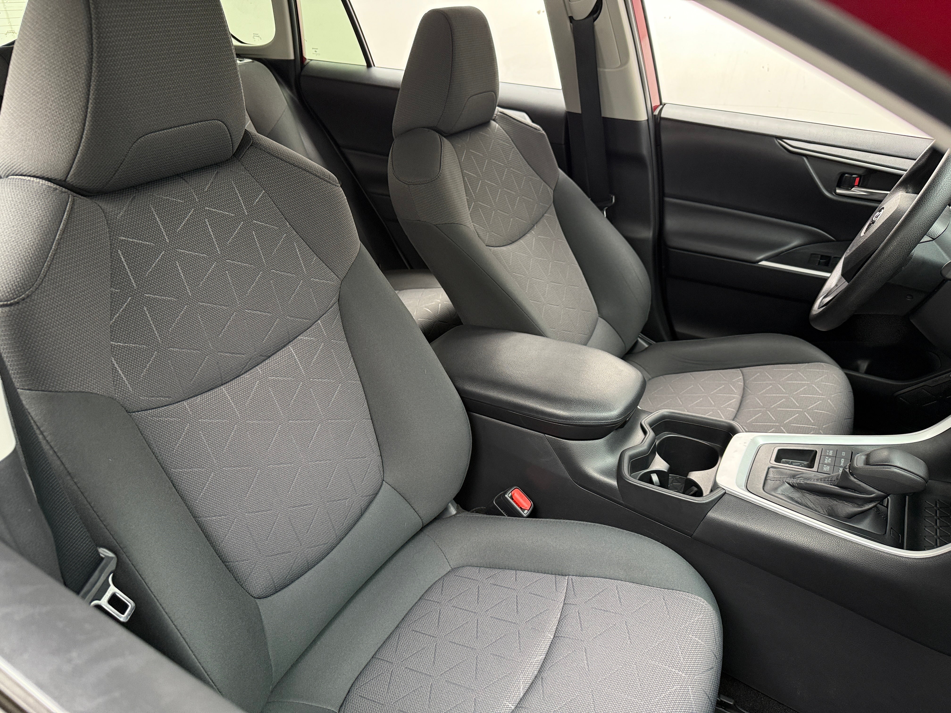 2019 Toyota RAV4 XLE 2