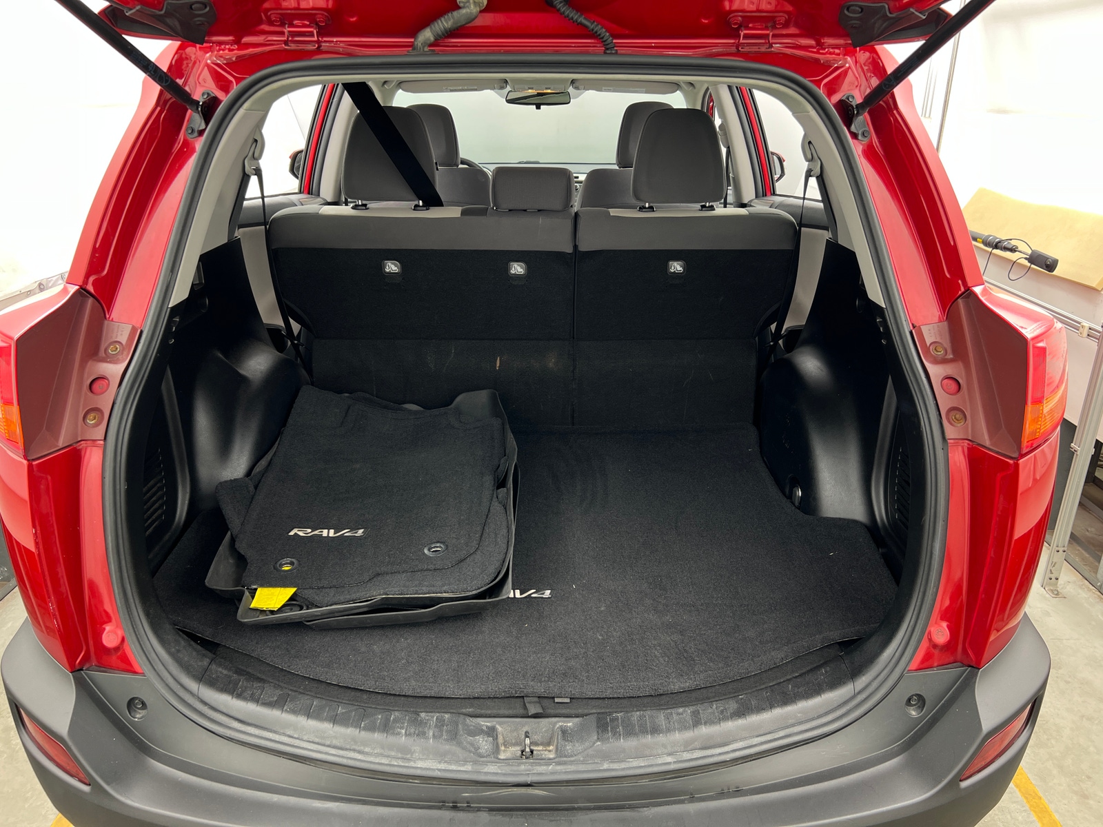 Thumbnail: 2014 Toyota RAV4 - 7