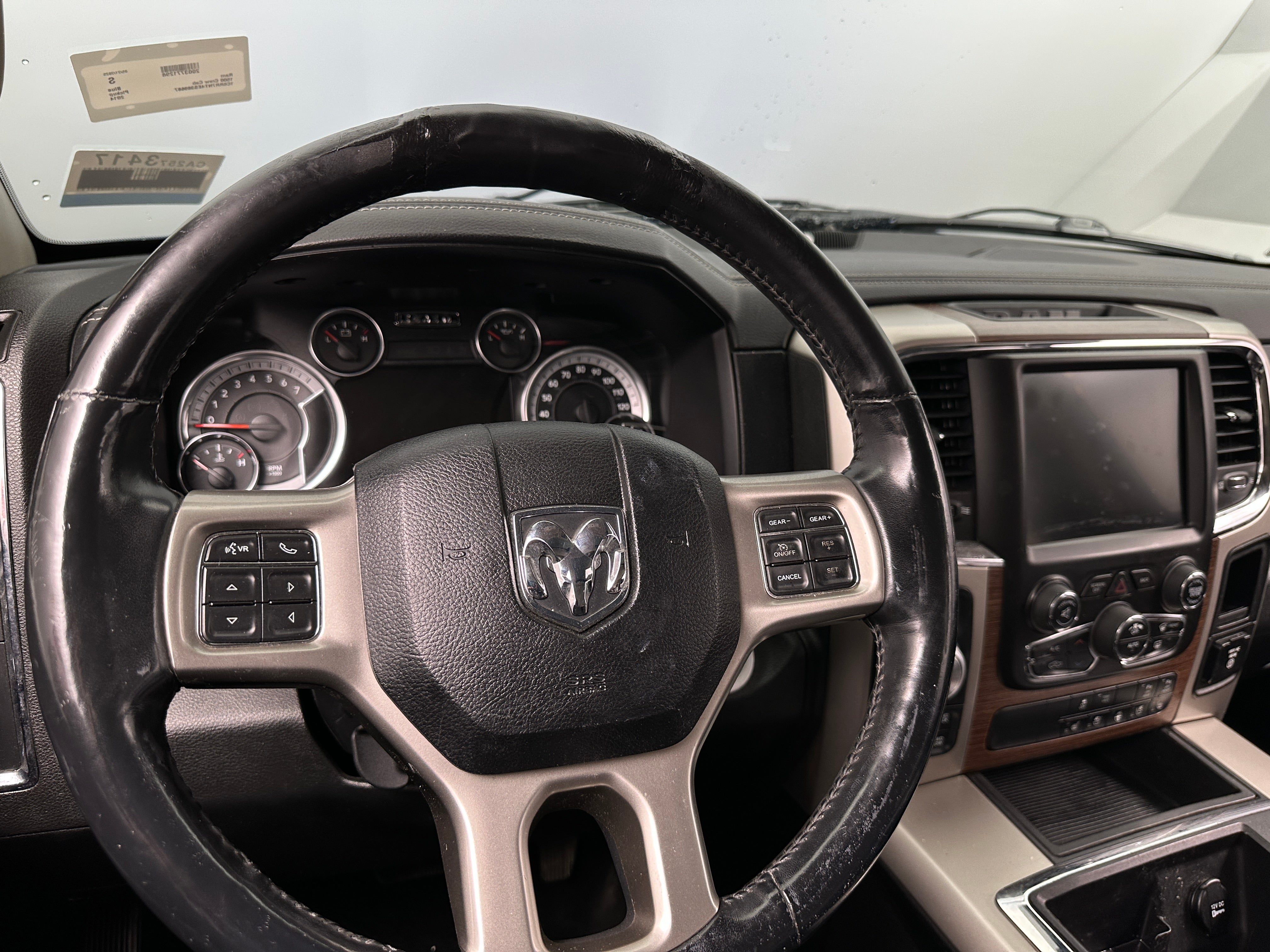 2014 RAM 1500 Laramie 4