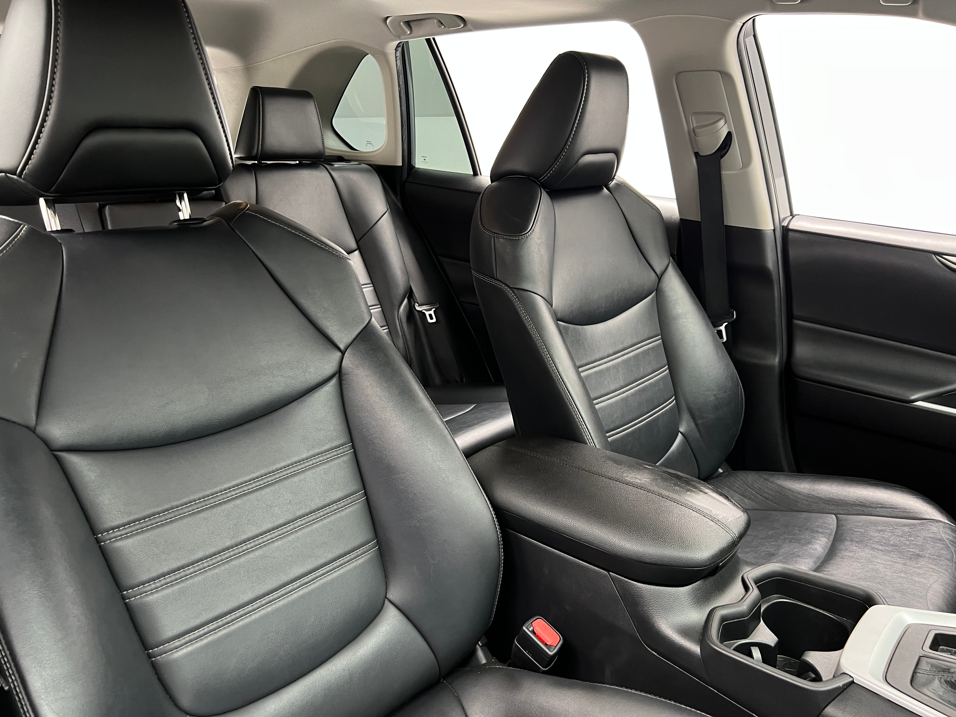 2020 Toyota RAV4 XLE Premium 2
