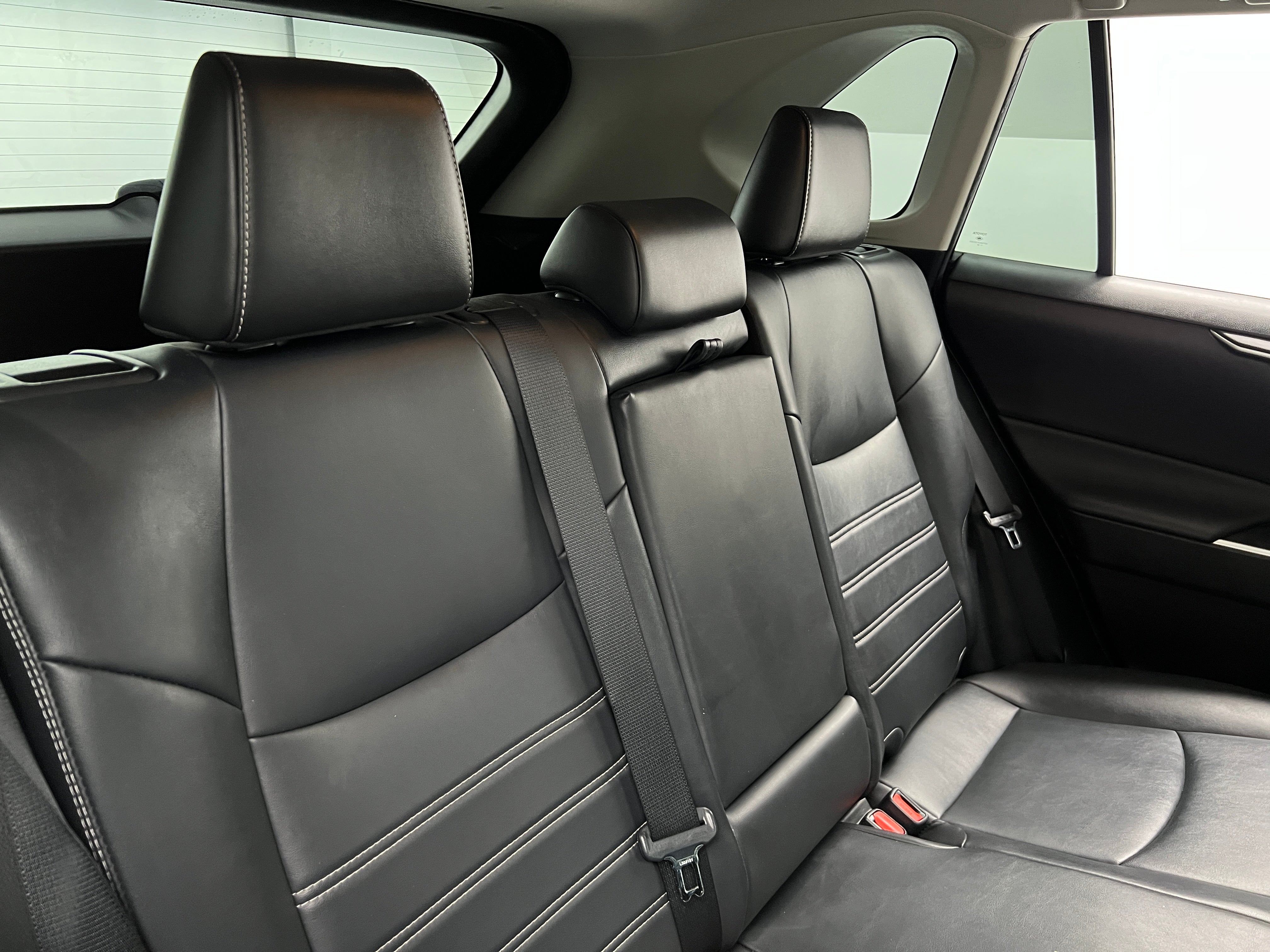 2020 Toyota RAV4 XLE Premium 6