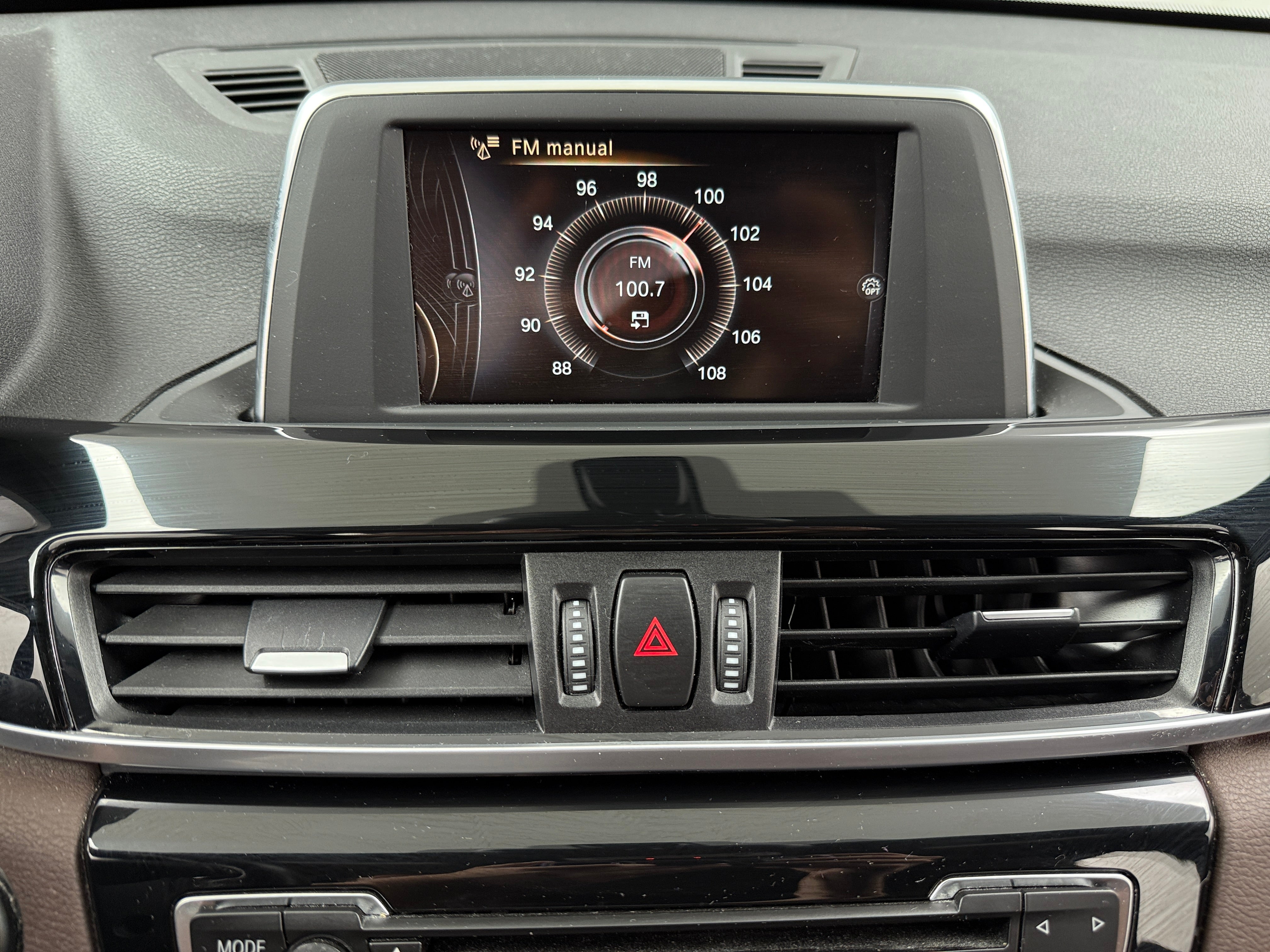 2016 BMW X1 xDrive28i 3