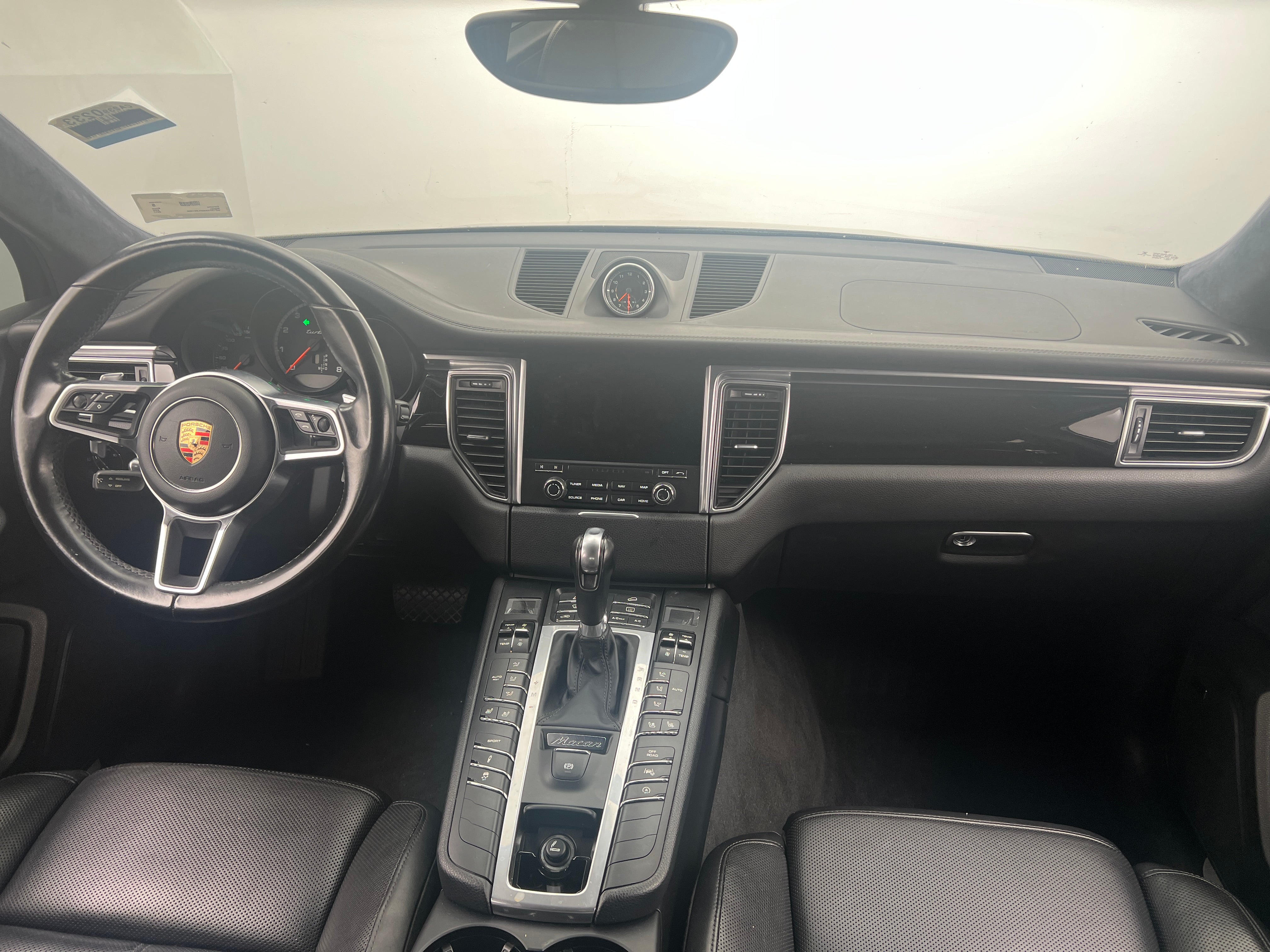 2017 Porsche Macan Turbo 2