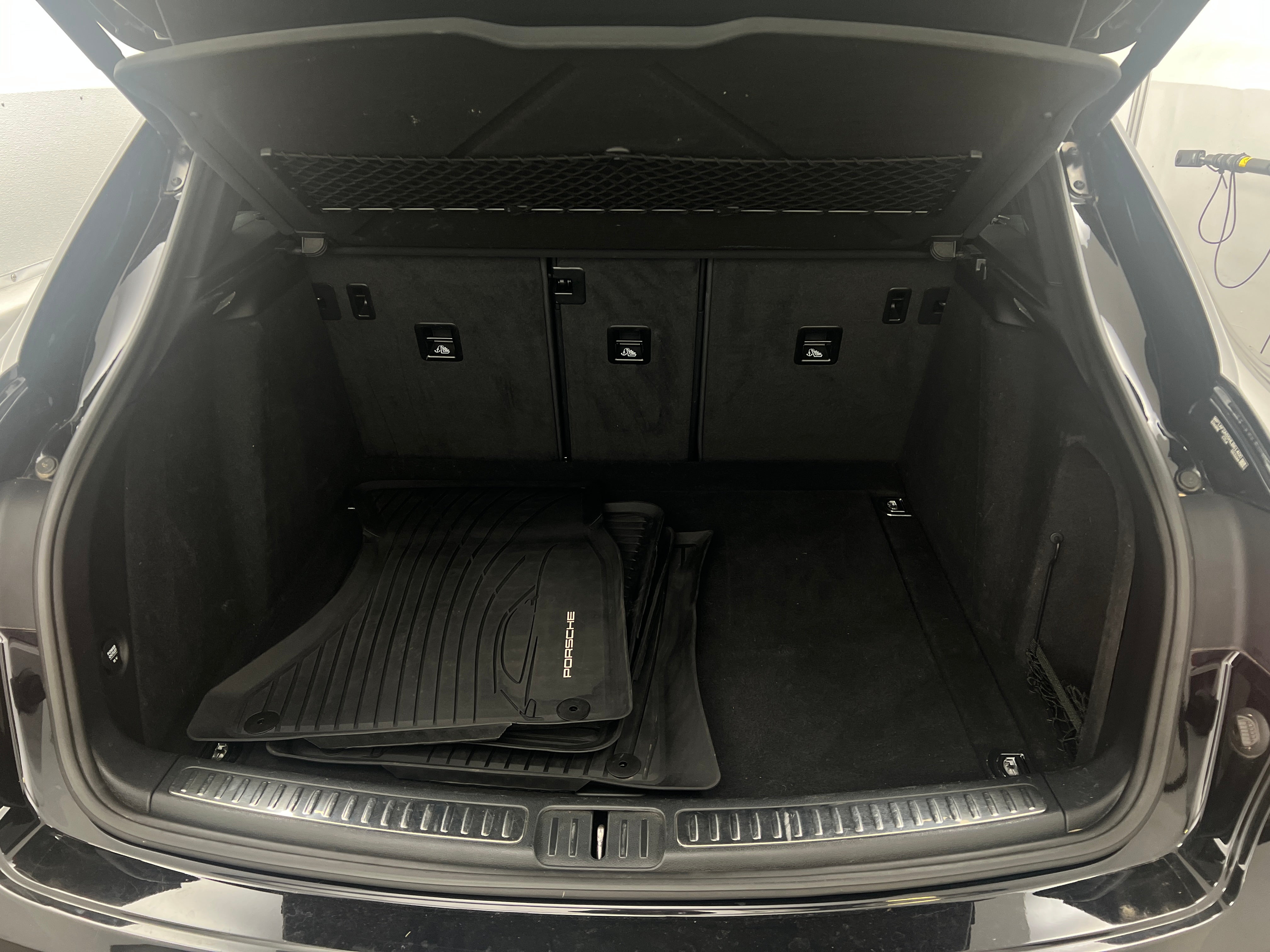 2017 Porsche Macan Turbo 6