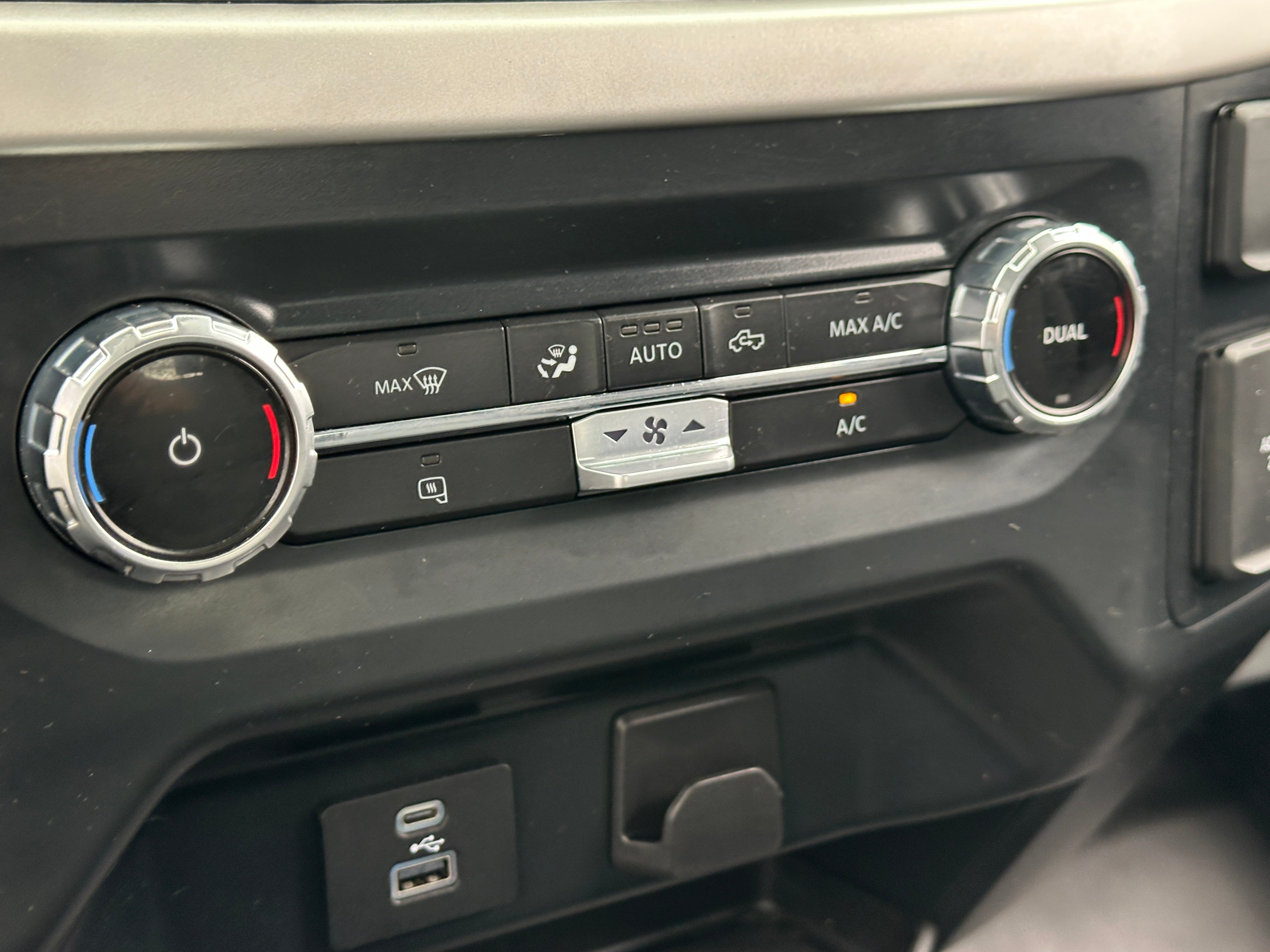 2022 Ford Econoline E-150 4