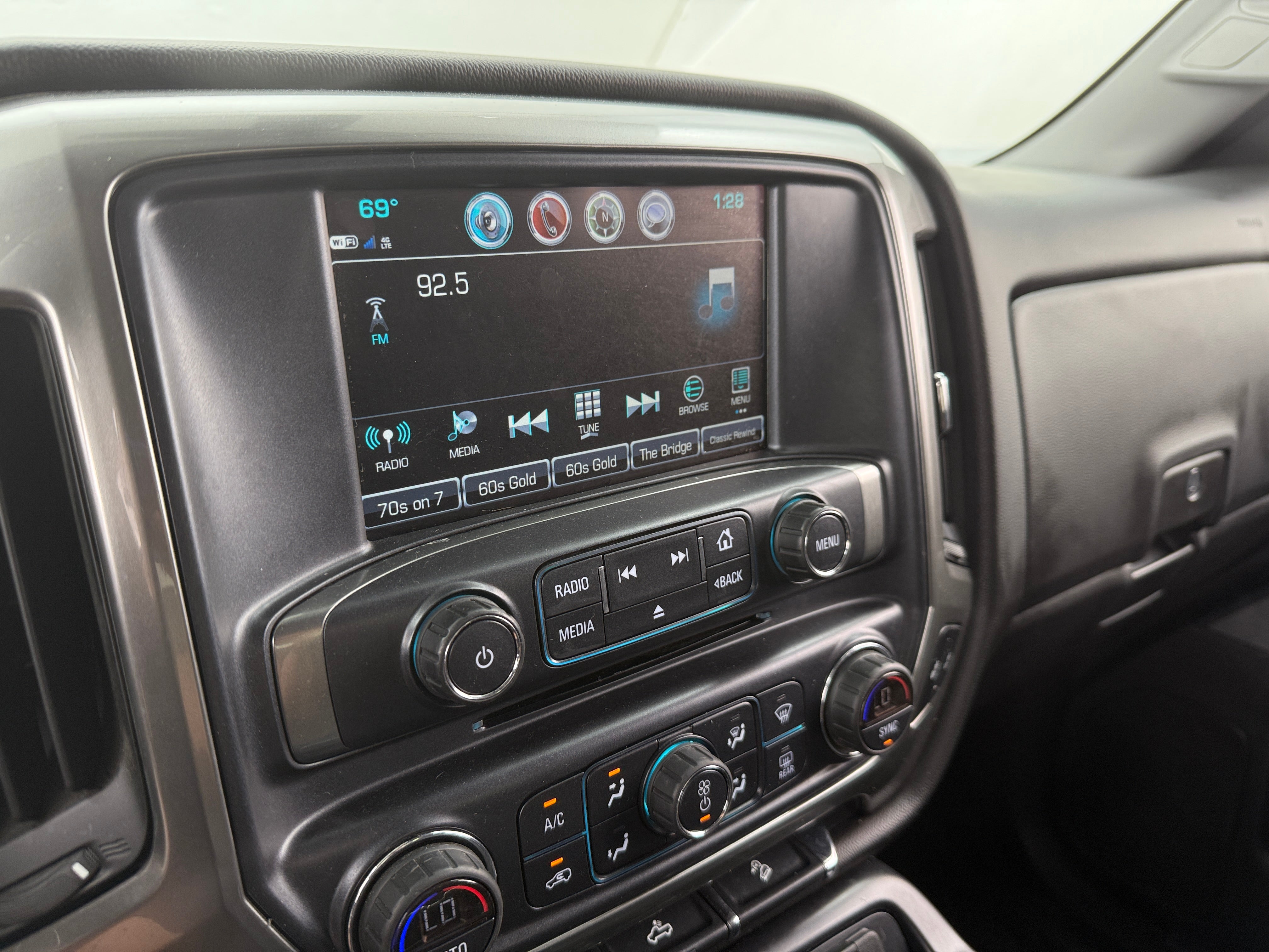 2018 Chevrolet Silverado 1500 LT Z71 3