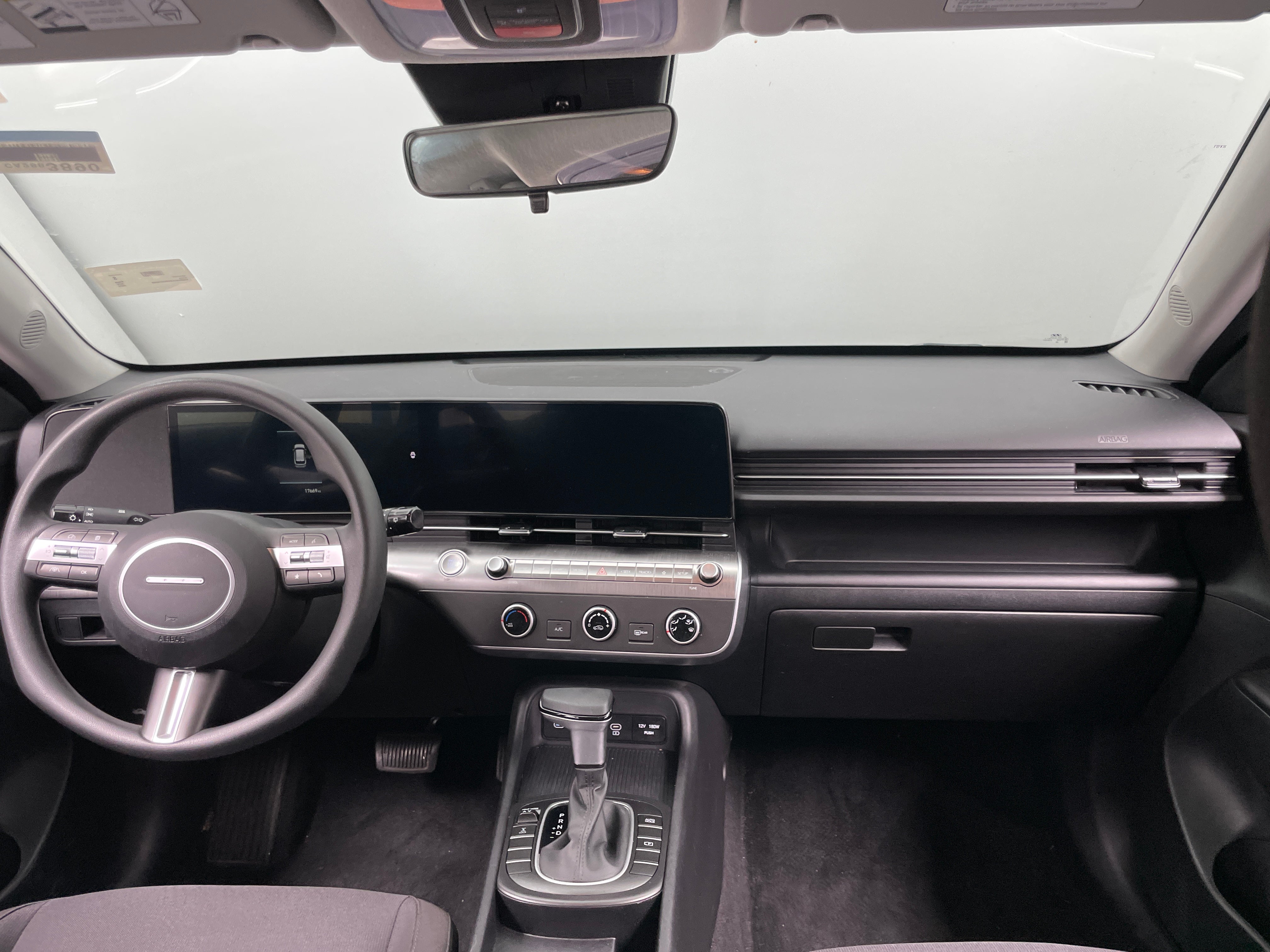 2024 Hyundai Kona SE 3