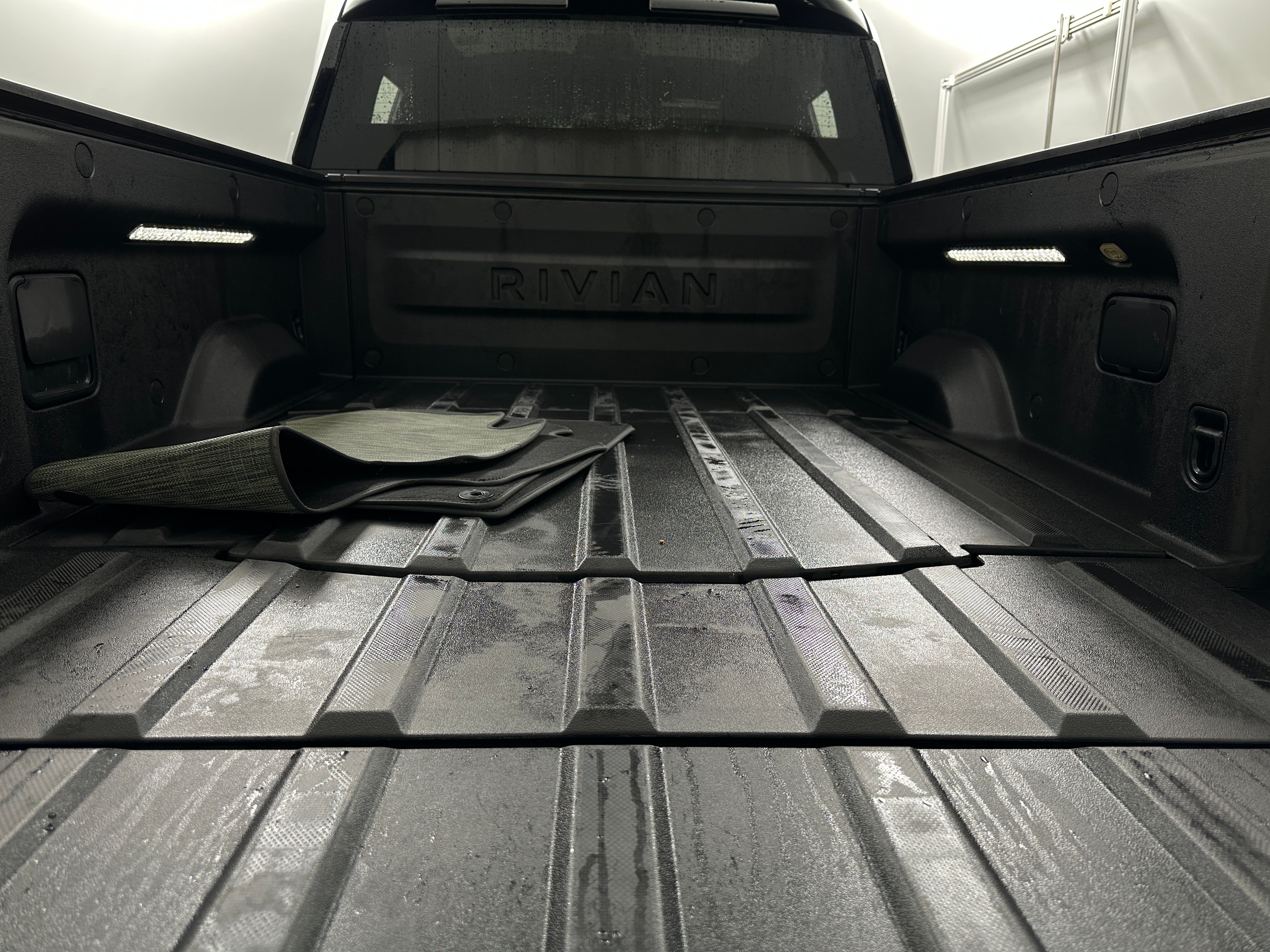 2022 Rivian R1T Adventure 6