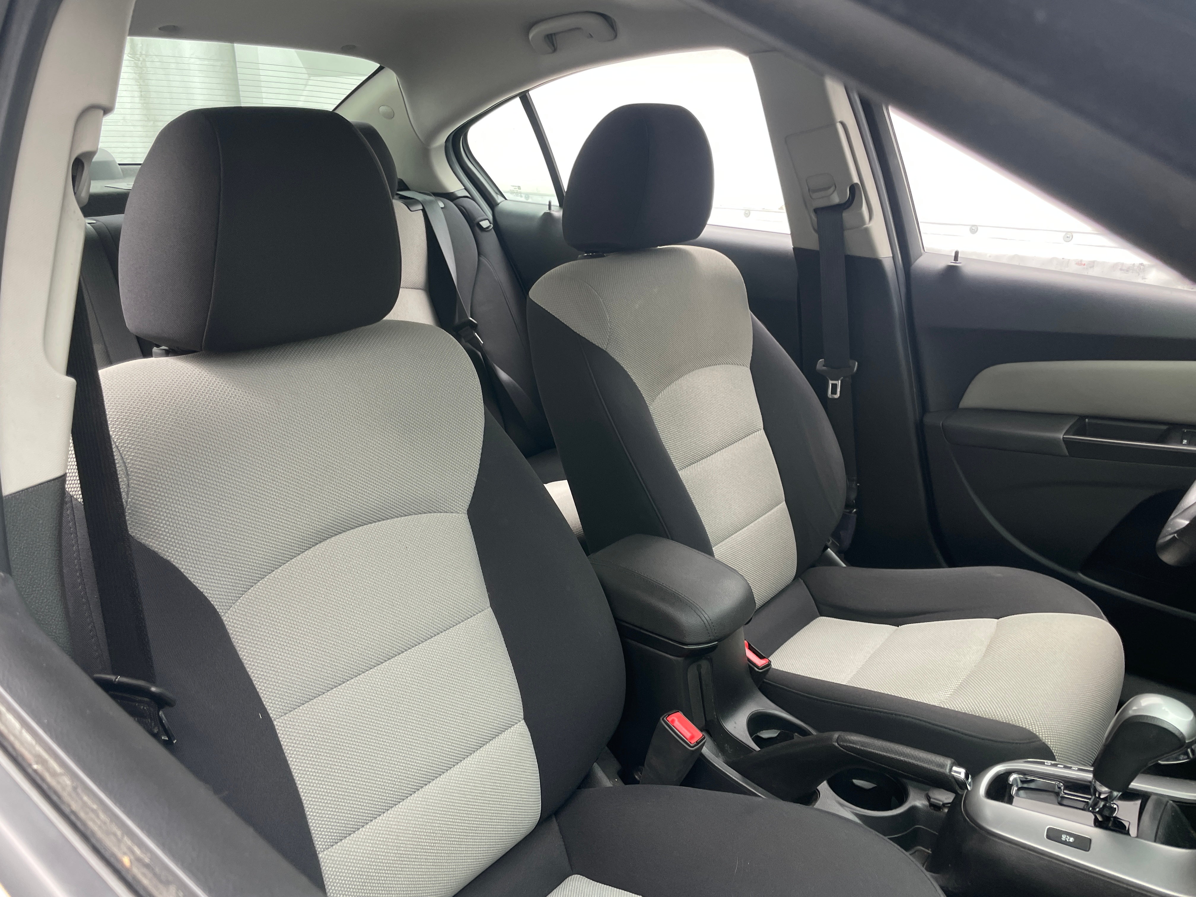 2014 Chevrolet Cruze LS 2