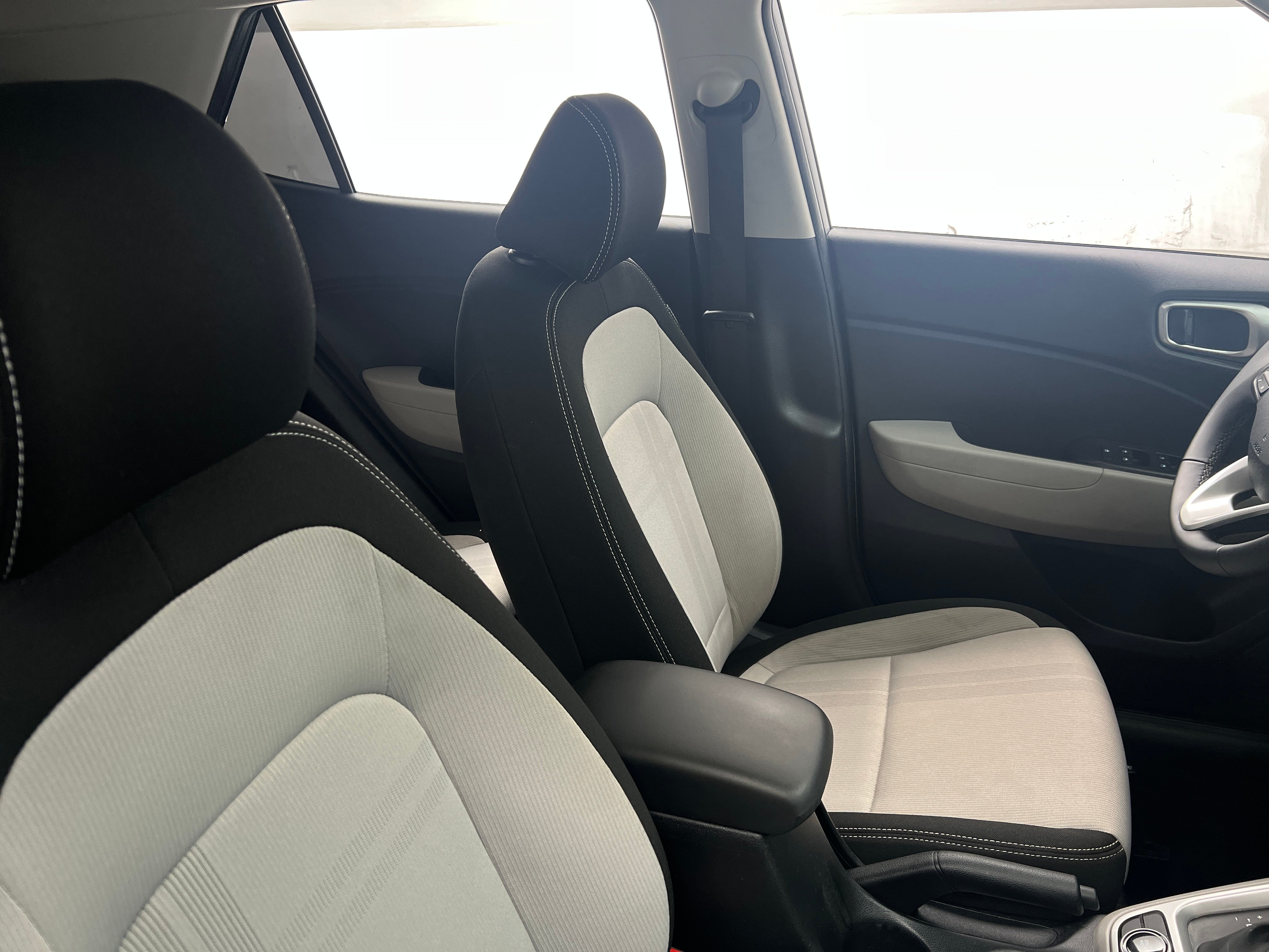 2023 Hyundai Venue SEL 2