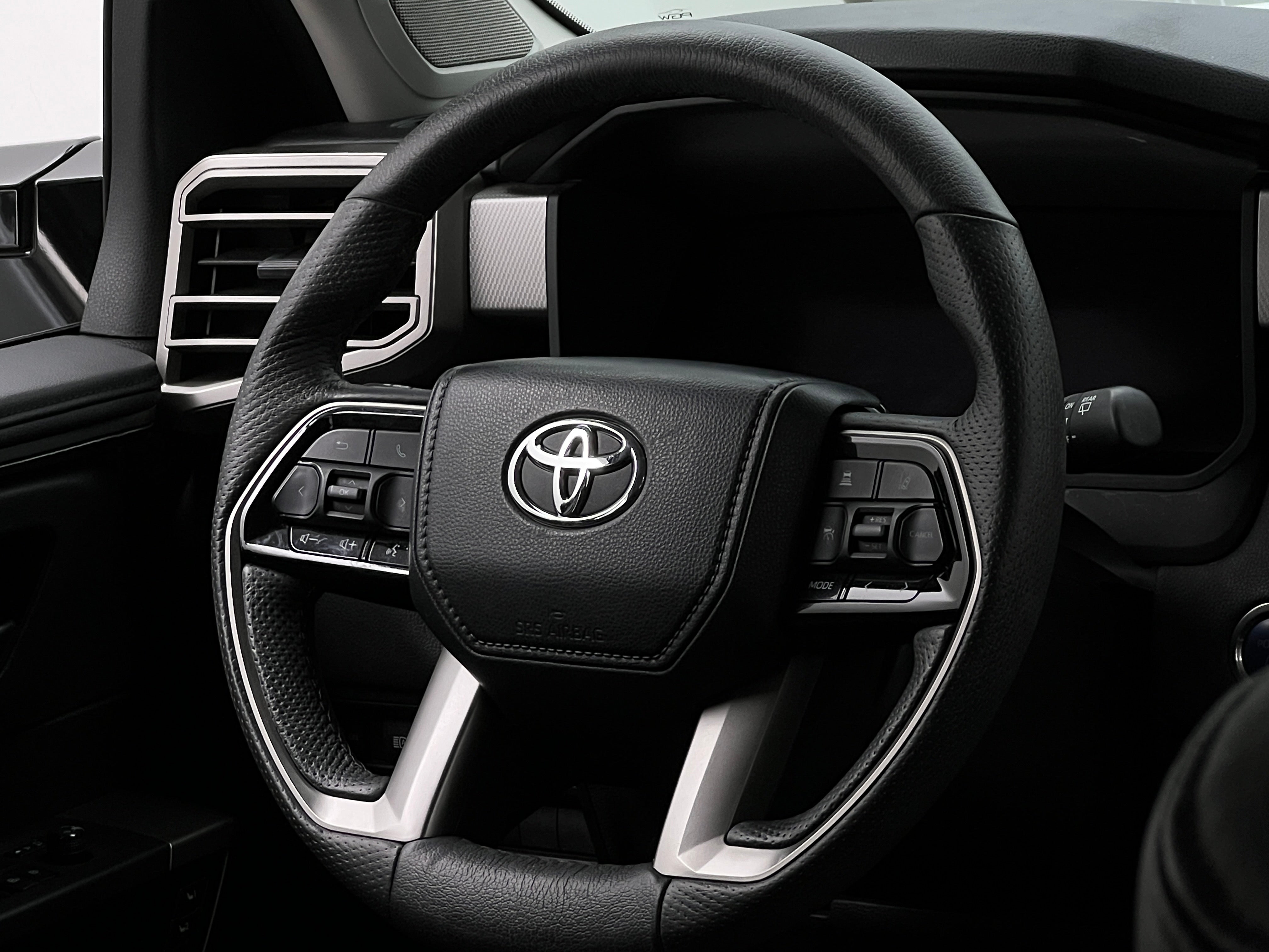 2023 Toyota Sequoia Limited 5