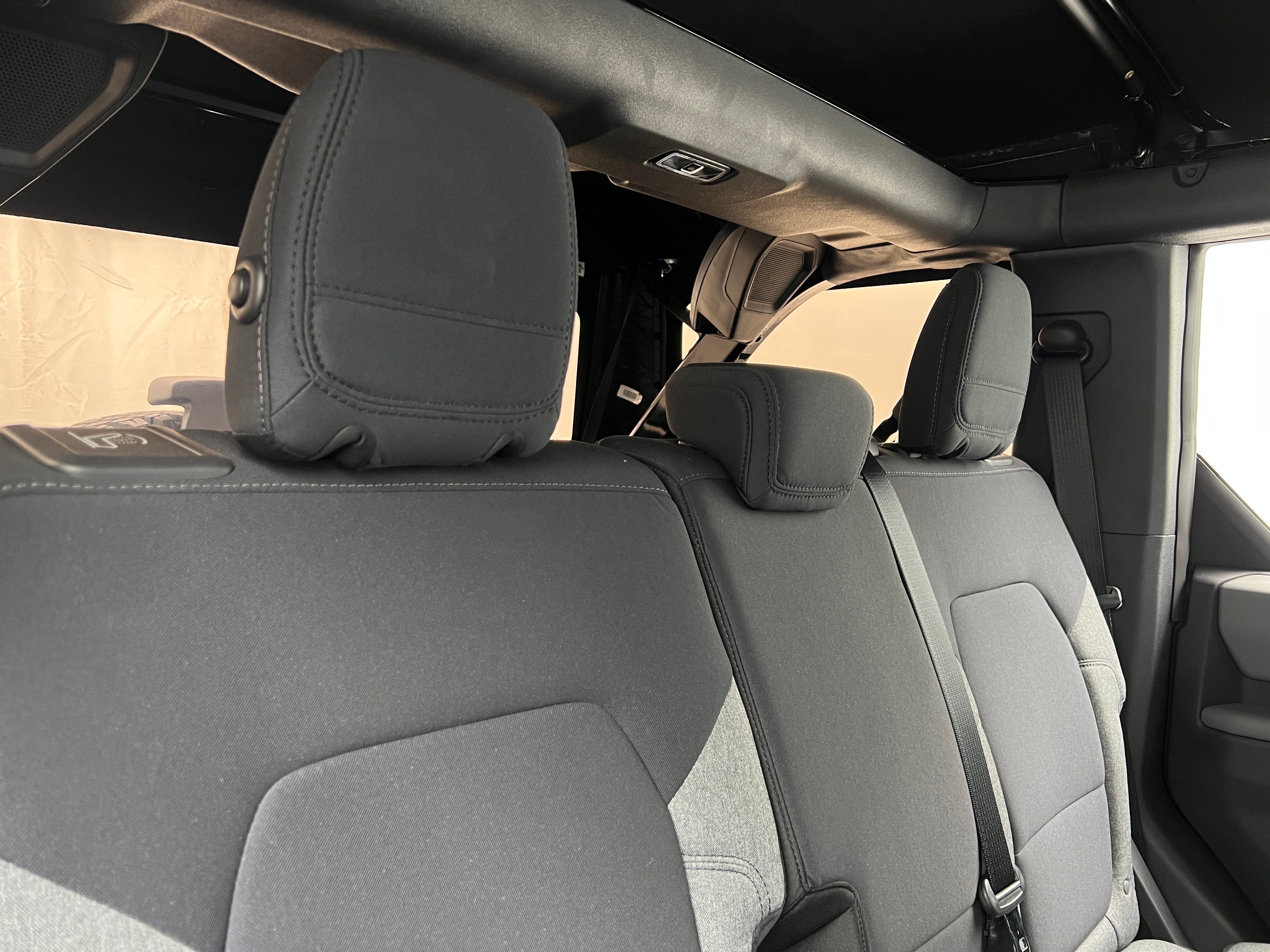 2022 Ford Bronco Base 6