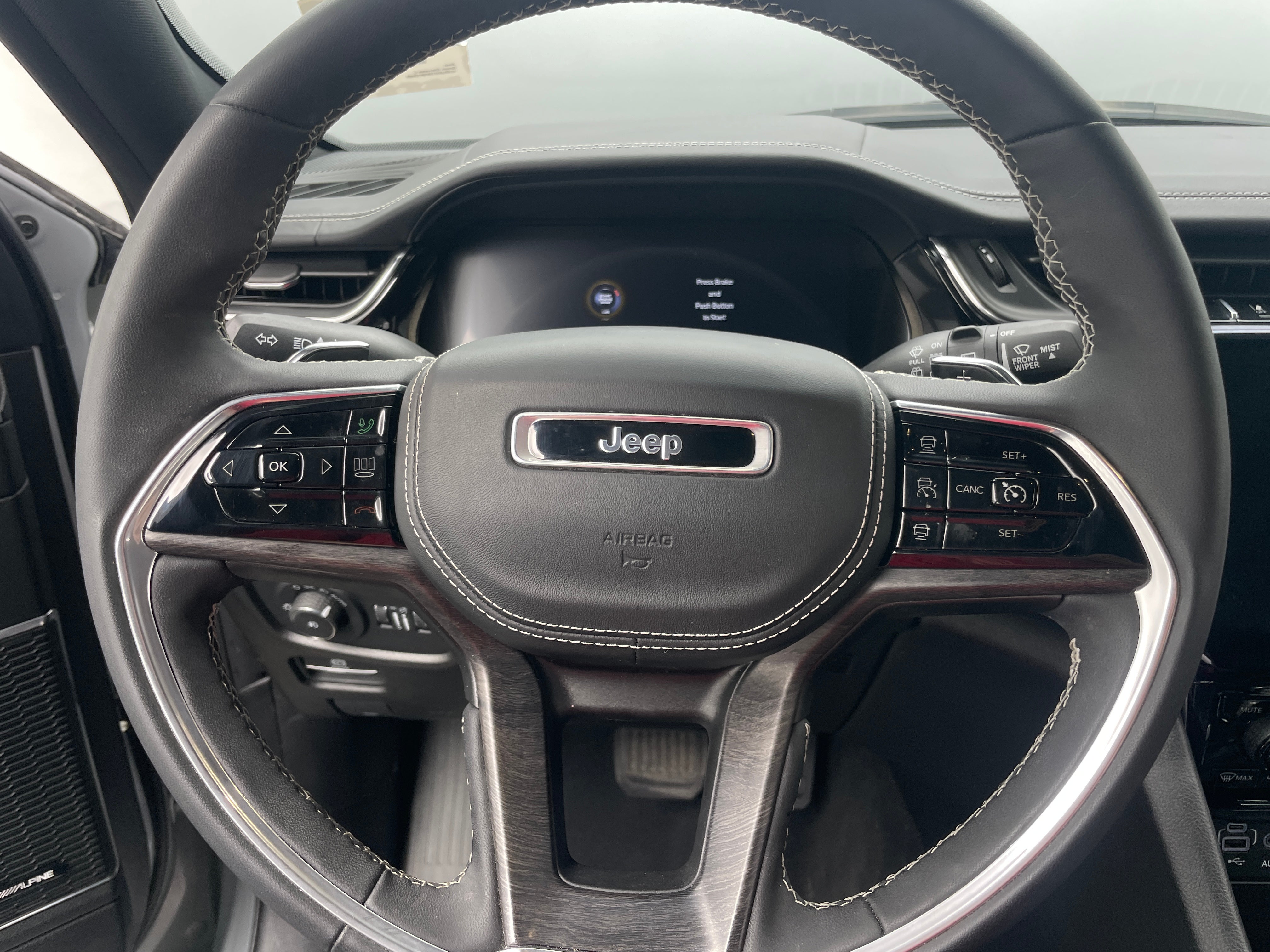 2023 Jeep Grand Cherokee L Overland 4