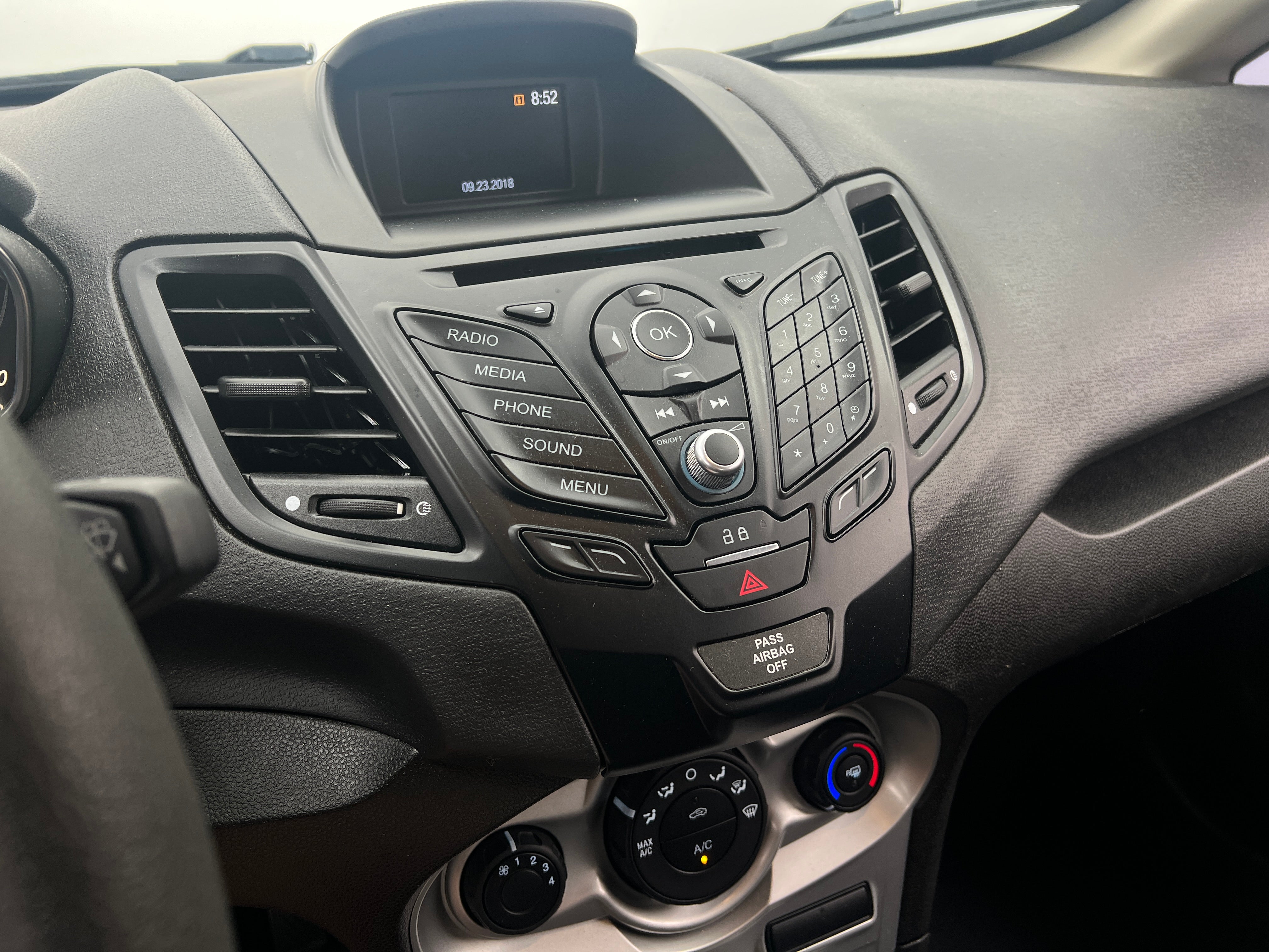 2019 Ford Fiesta SE 4