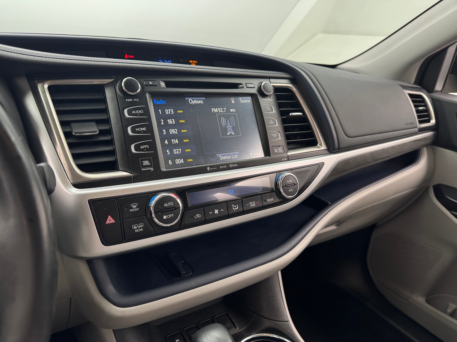 Thumbnail: 2018 Toyota Highlander - 3