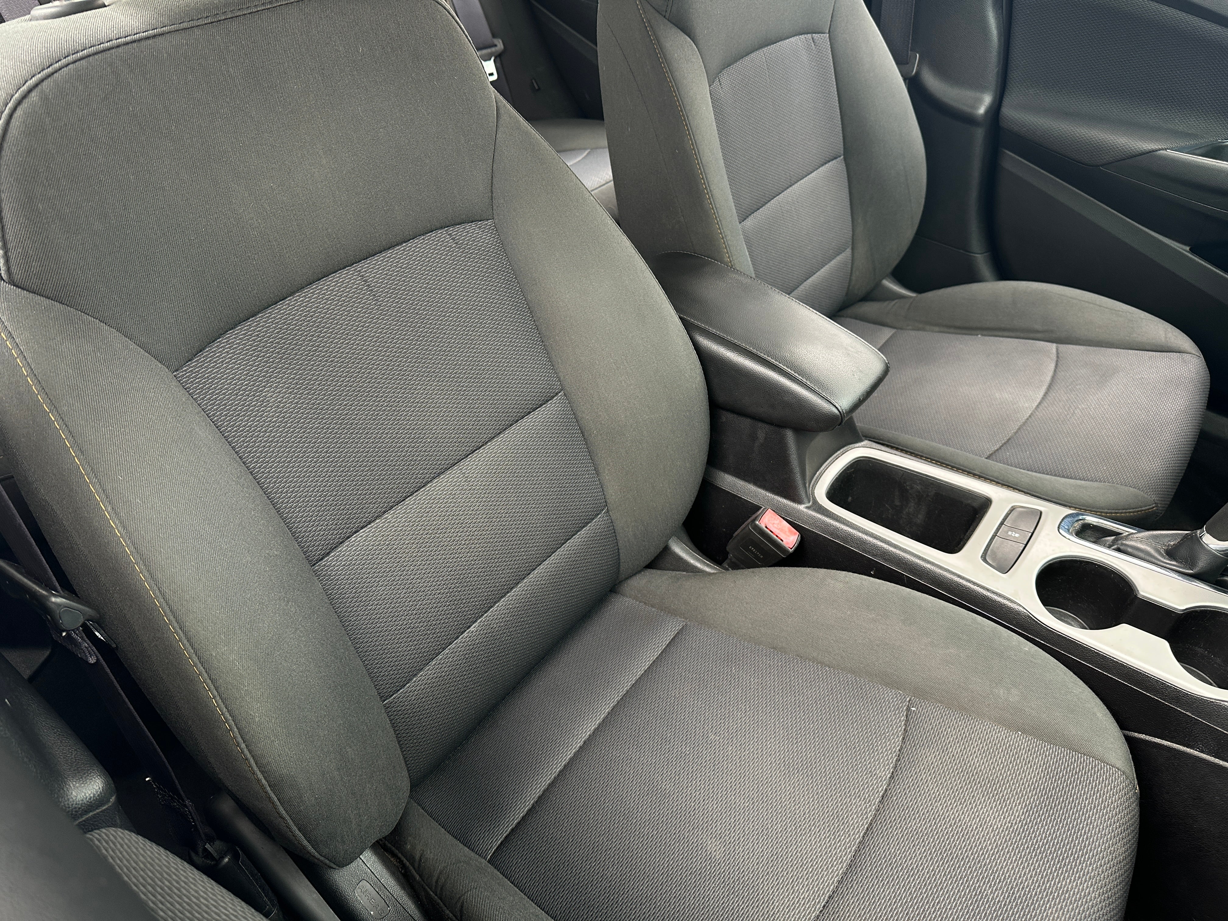 2017 Chevrolet Cruze LS 2