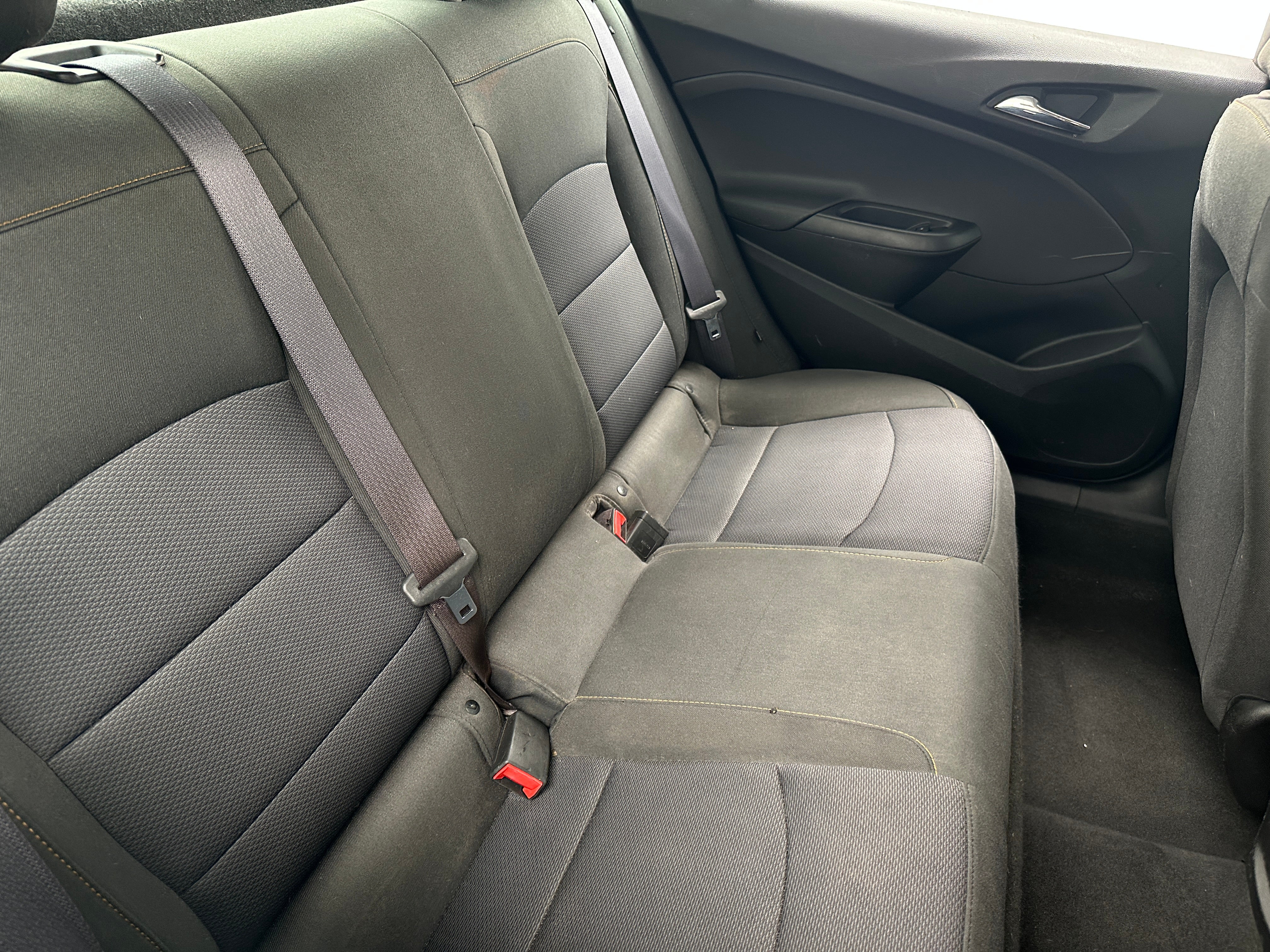 2017 Chevrolet Cruze LS 6