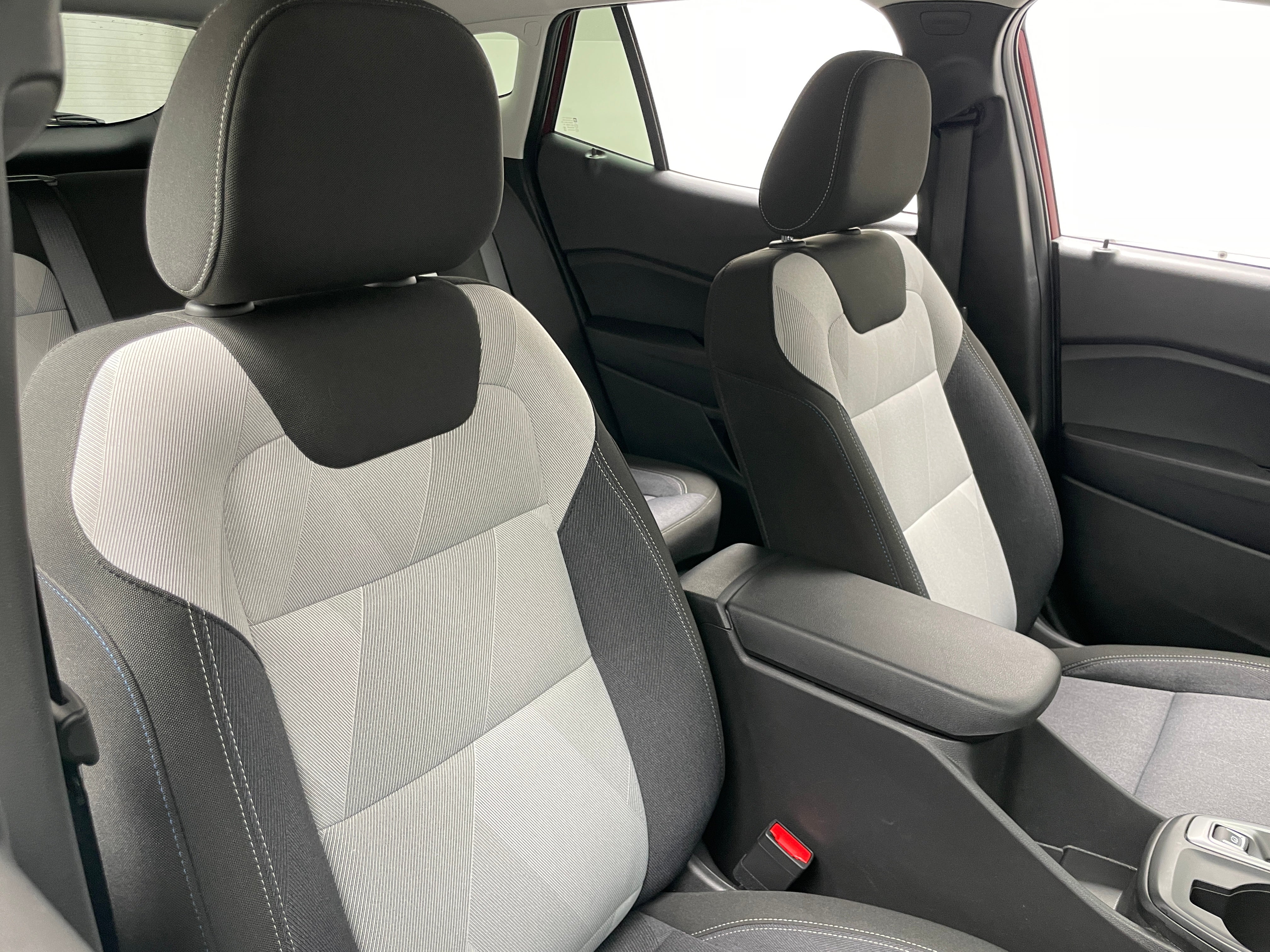 2025 Chevrolet Trax LS 2