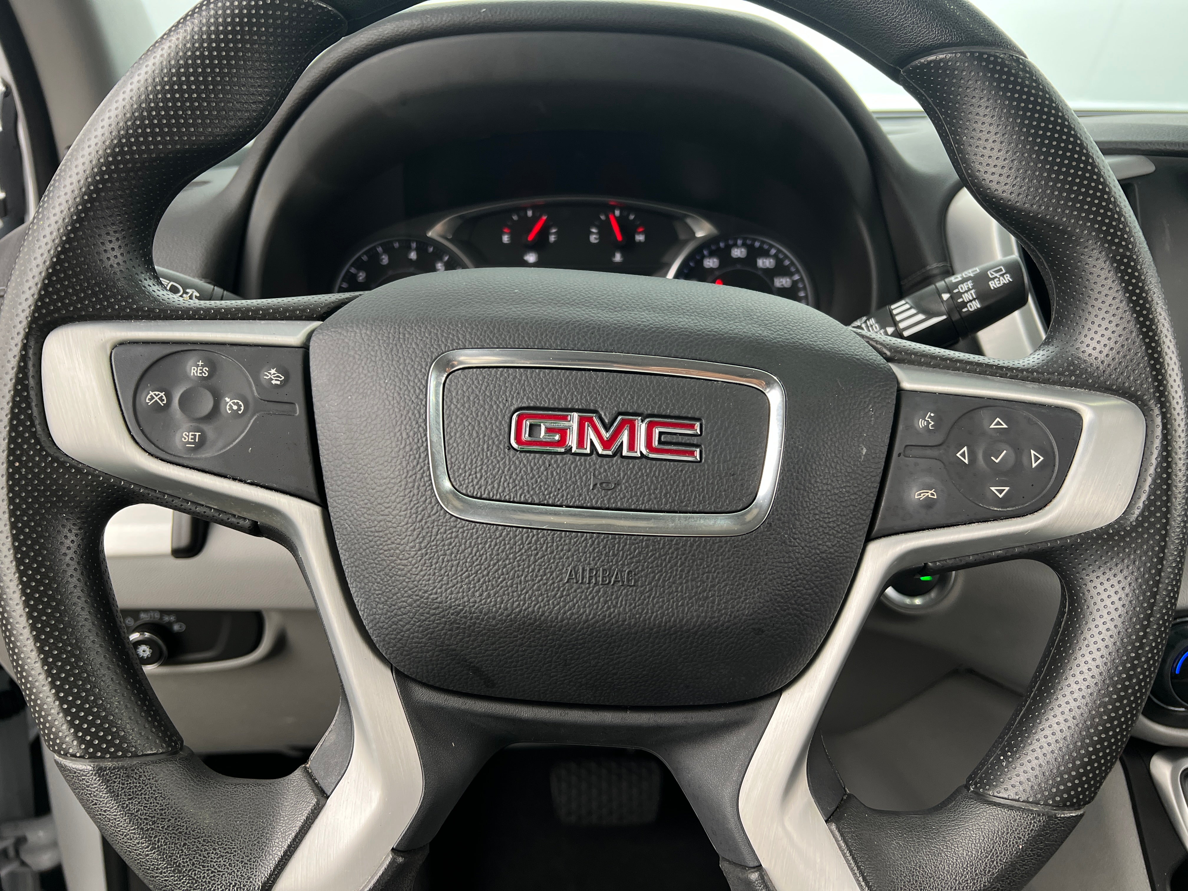 2023 GMC Terrain SLE 5