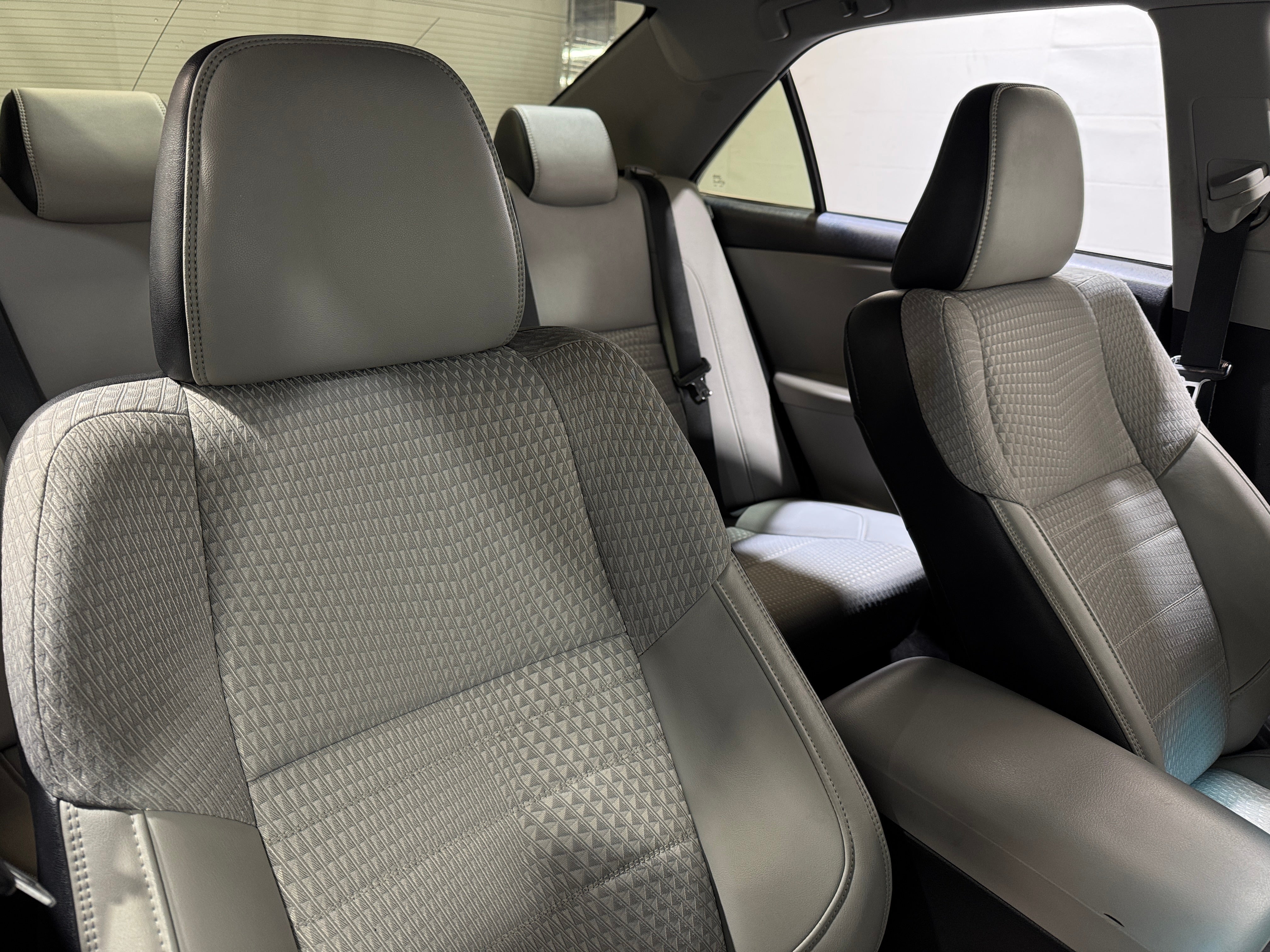 2015 Toyota Camry SE 2
