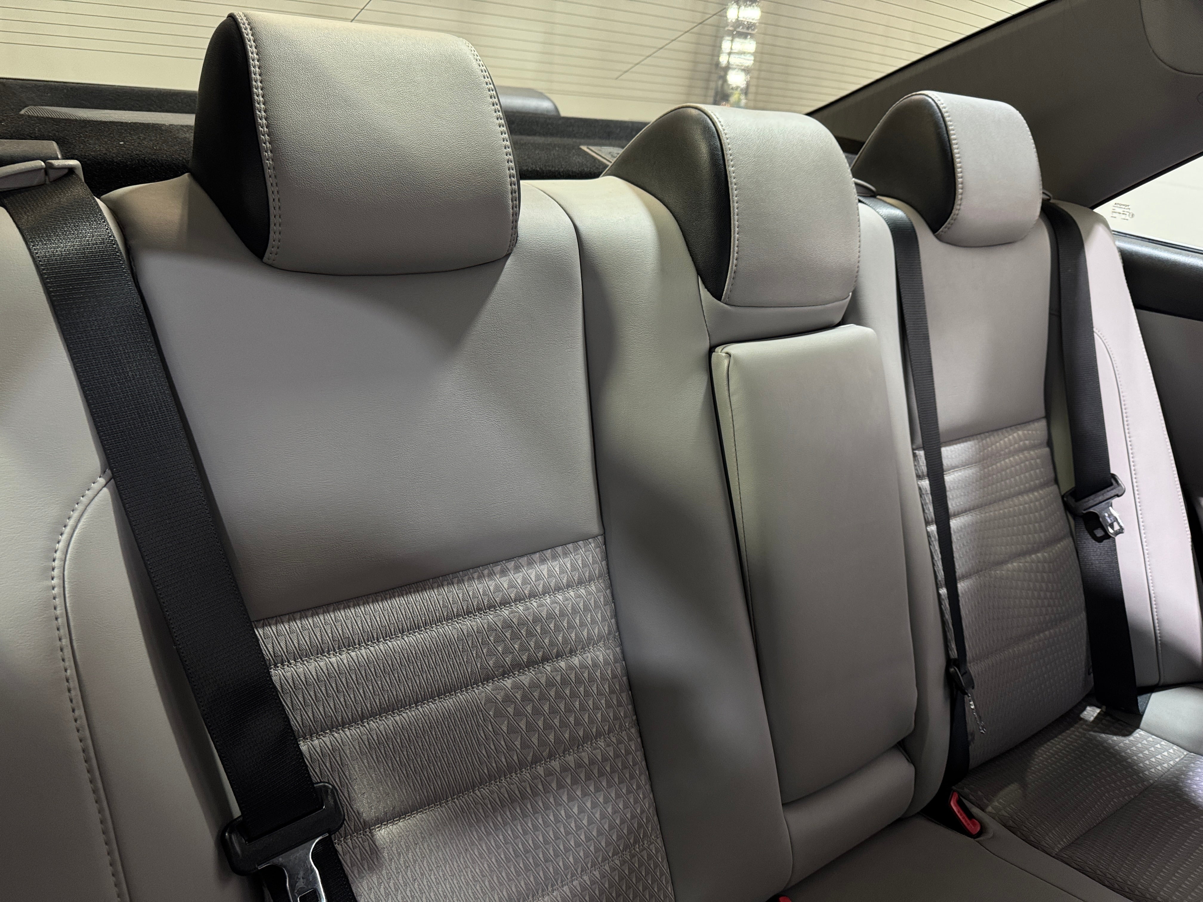2015 Toyota Camry SE 6