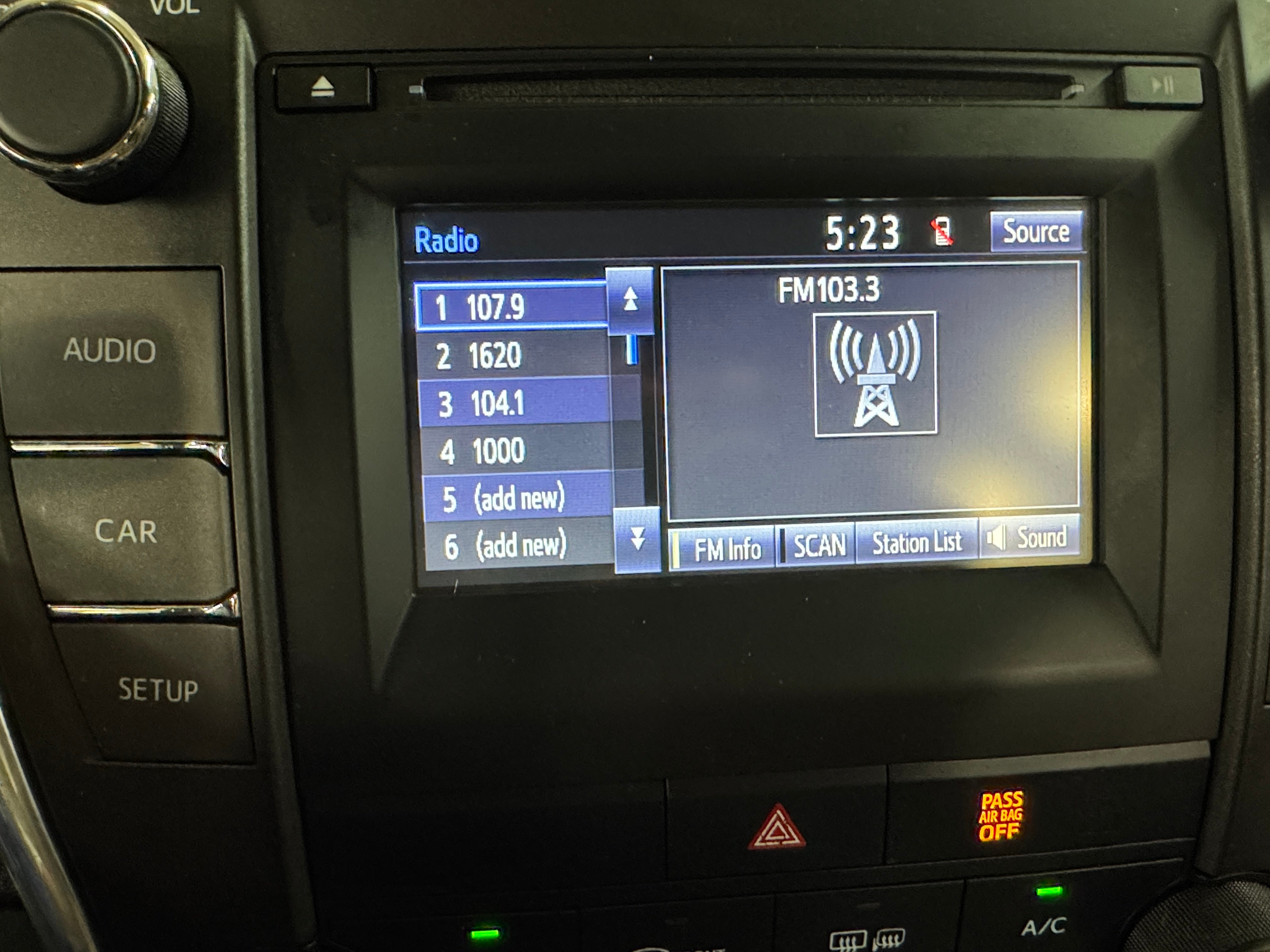 2015 Toyota Camry SE 4