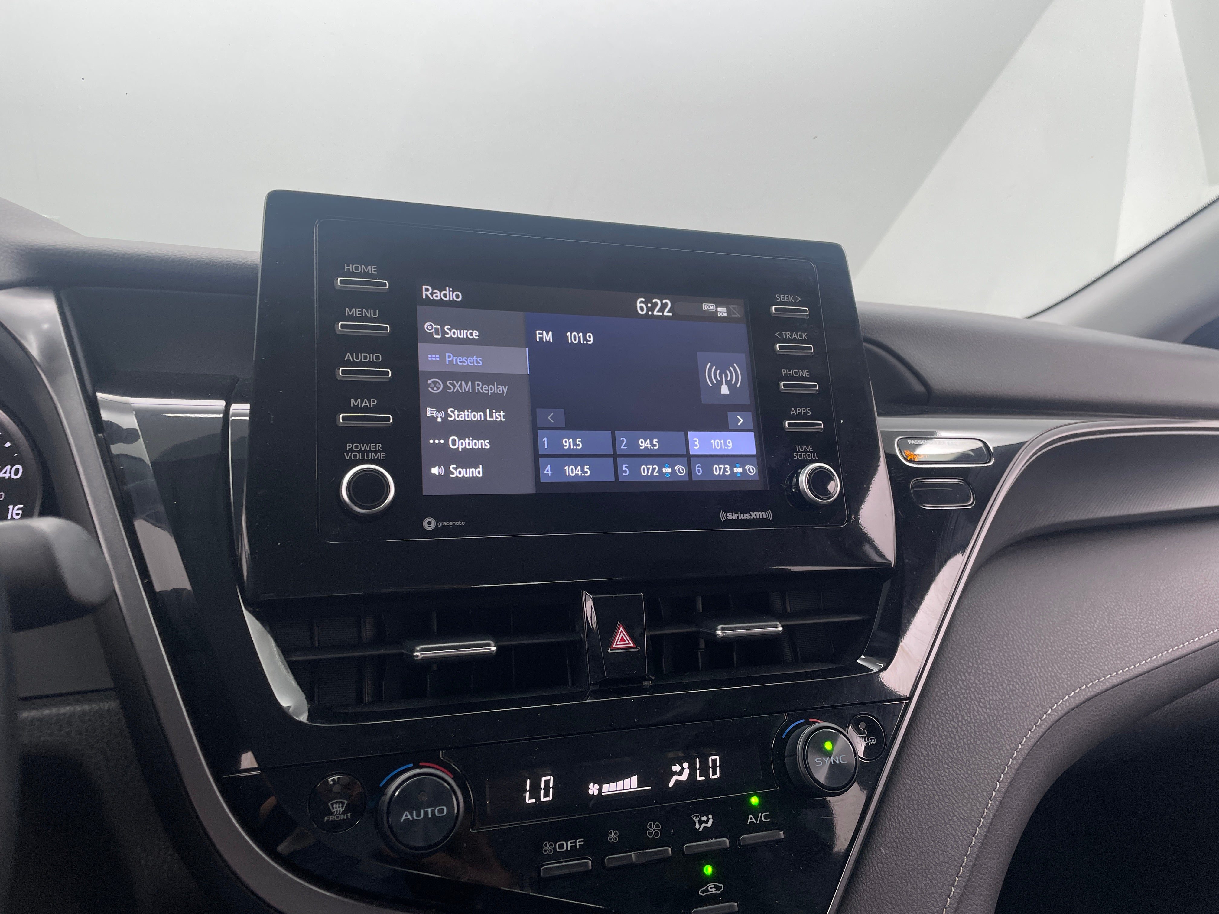 2023 Toyota Camry SE 4