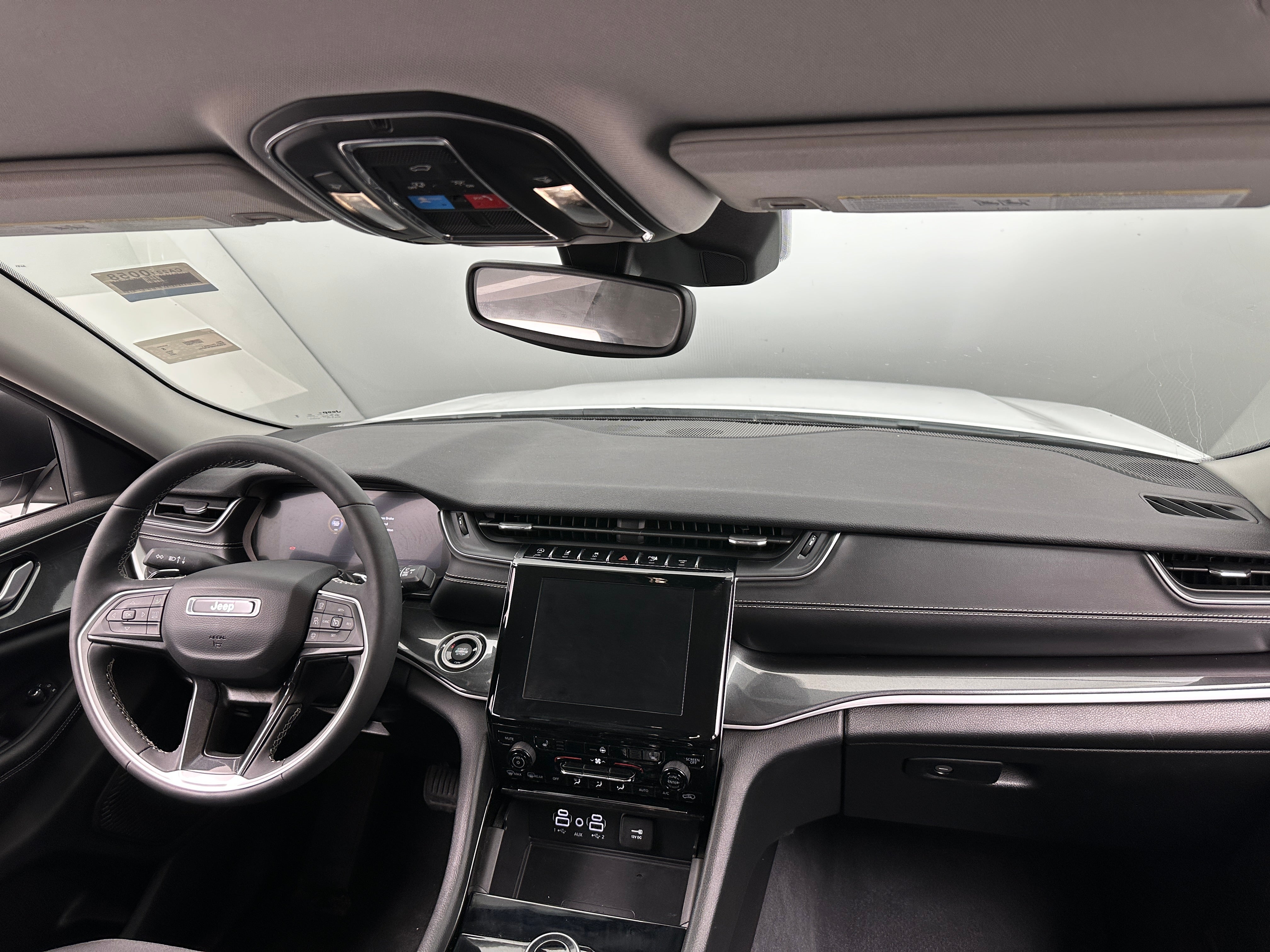 2023 Jeep Grand Cherokee L Laredo 3