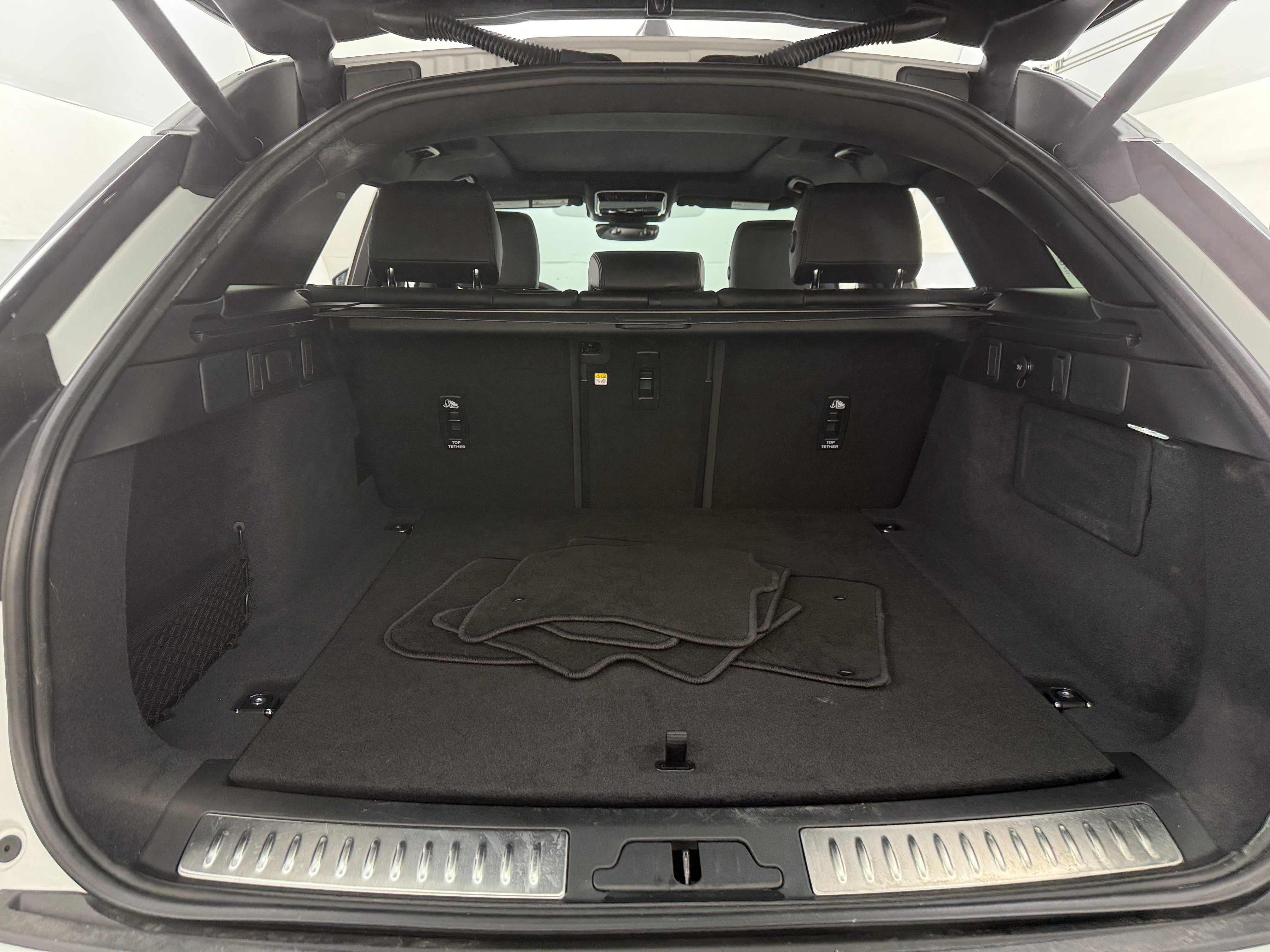 2025 Land Rover Range Rover Velar Dynamic SE 6