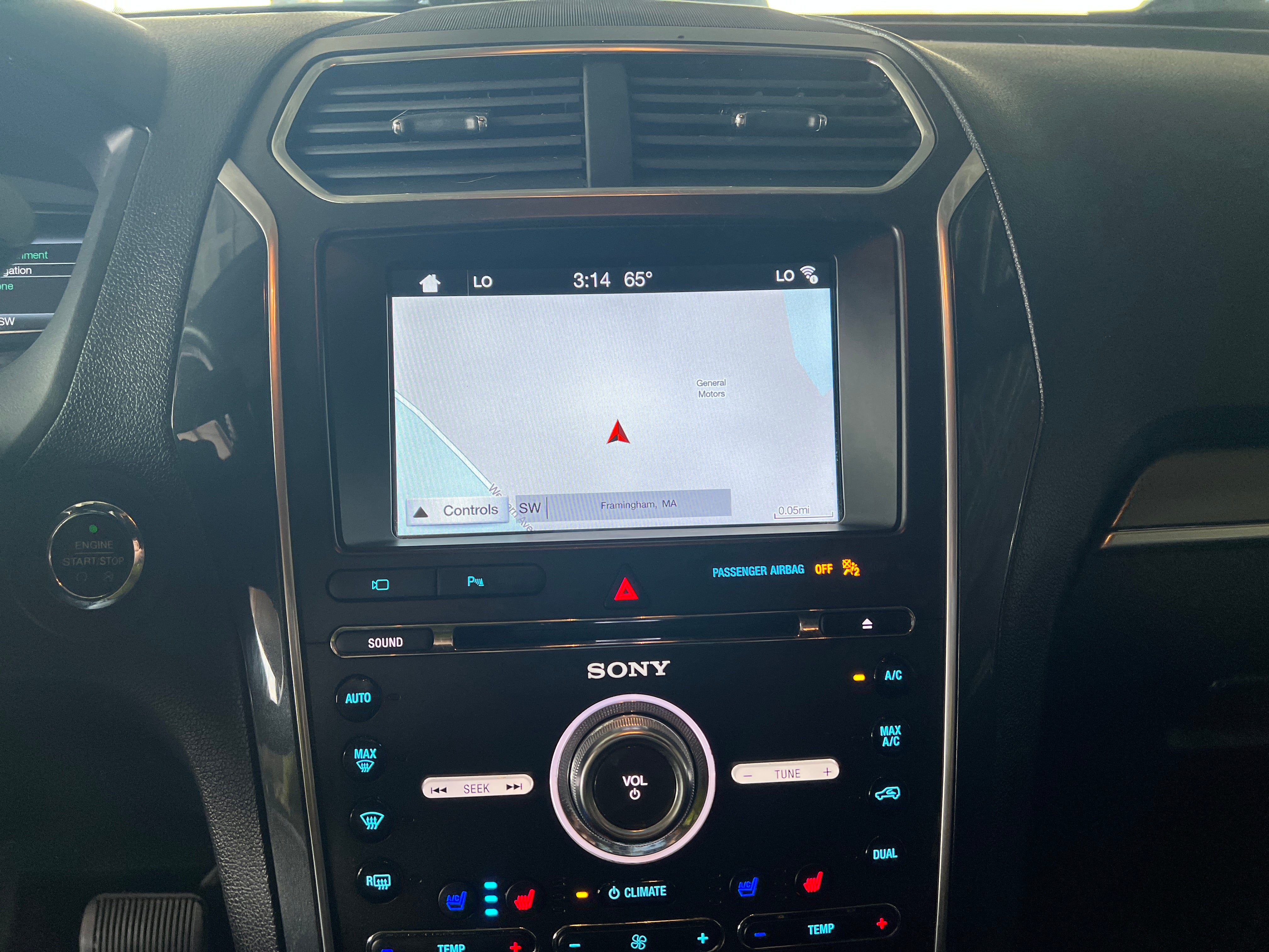 2017 Ford Explorer Sport 3