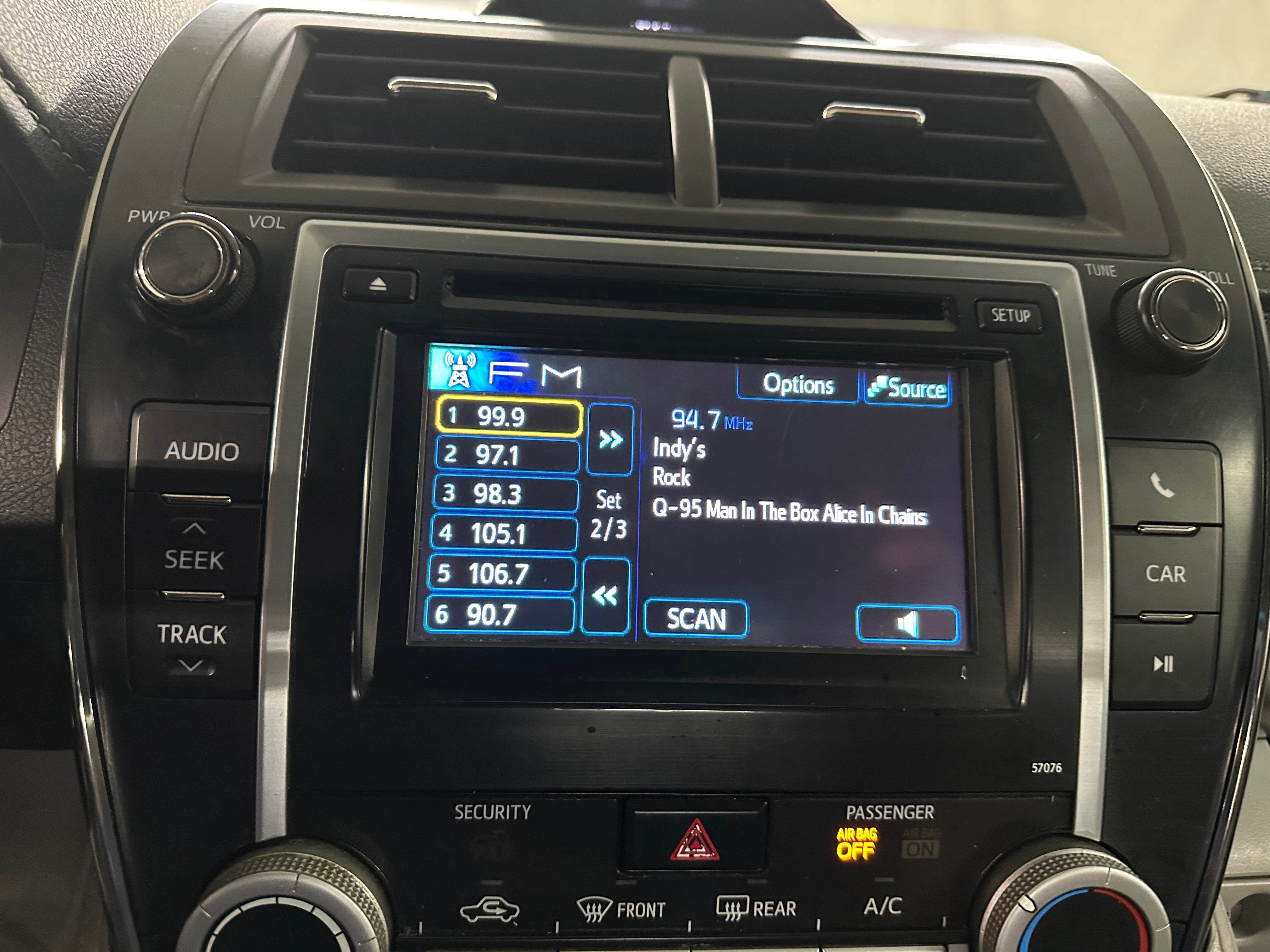 2013 Toyota Camry LE 4