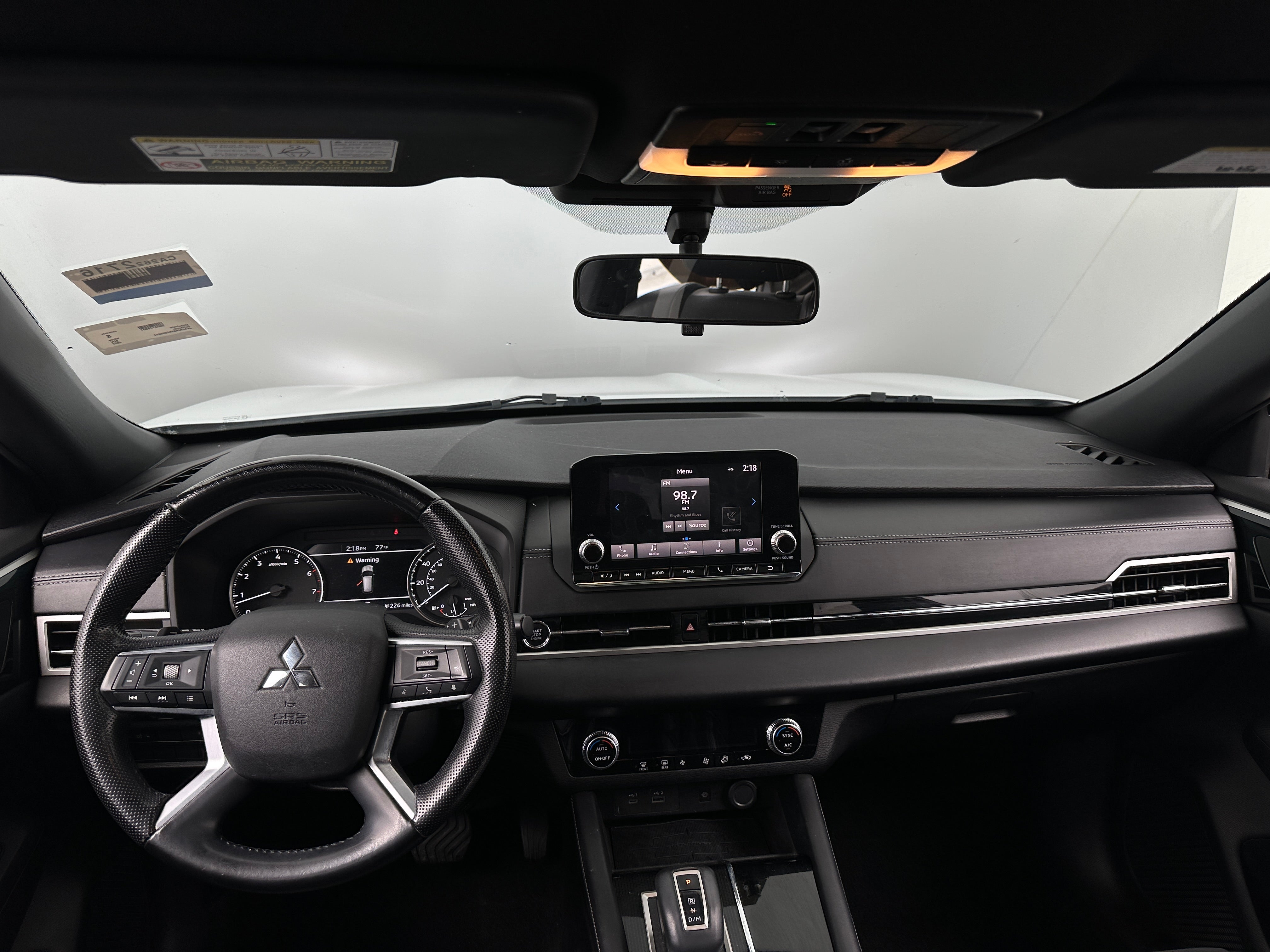 2022 Mitsubishi Outlander Black Edition 2