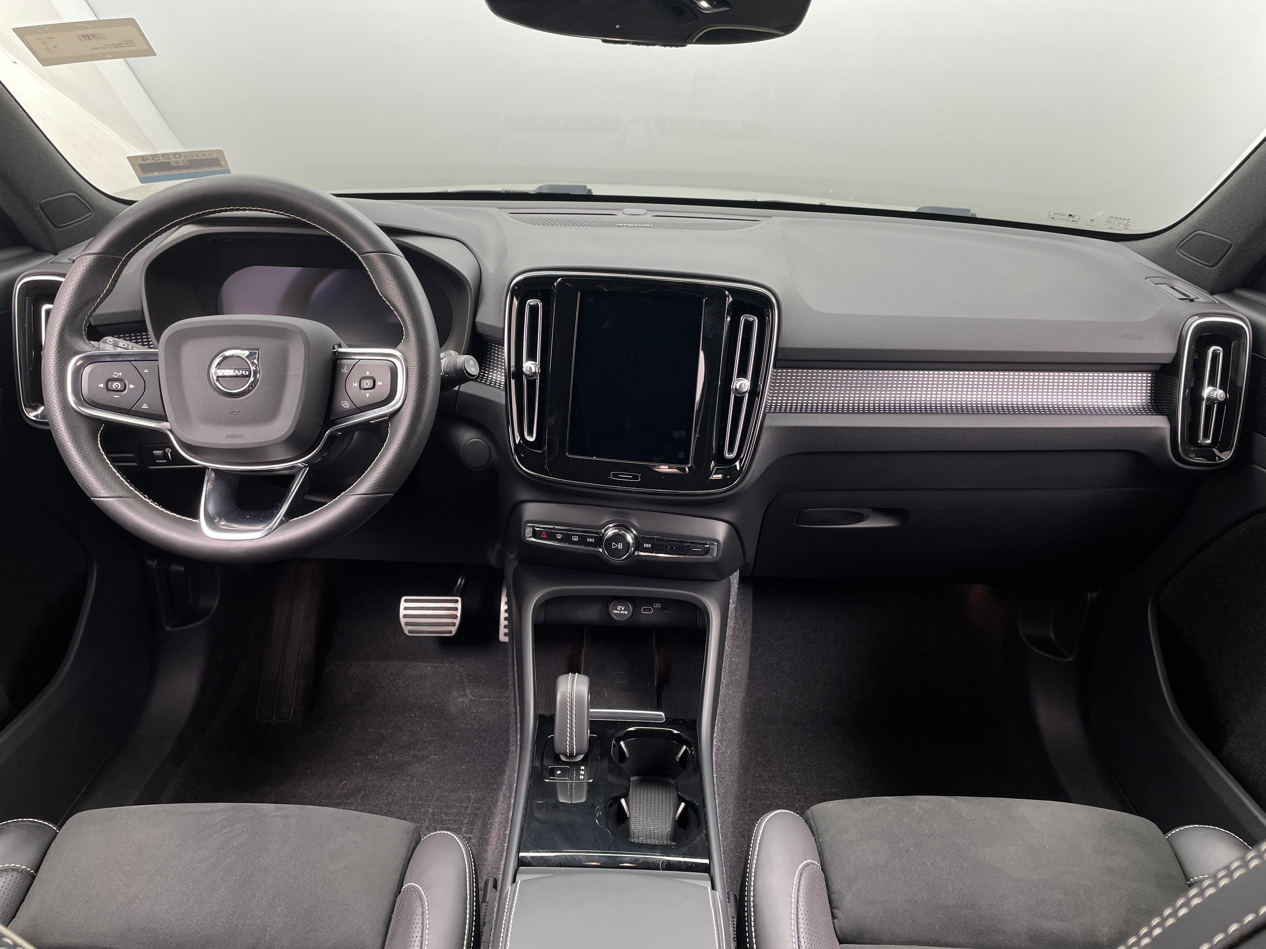 2021 Volvo XC40 Recharge Core 2