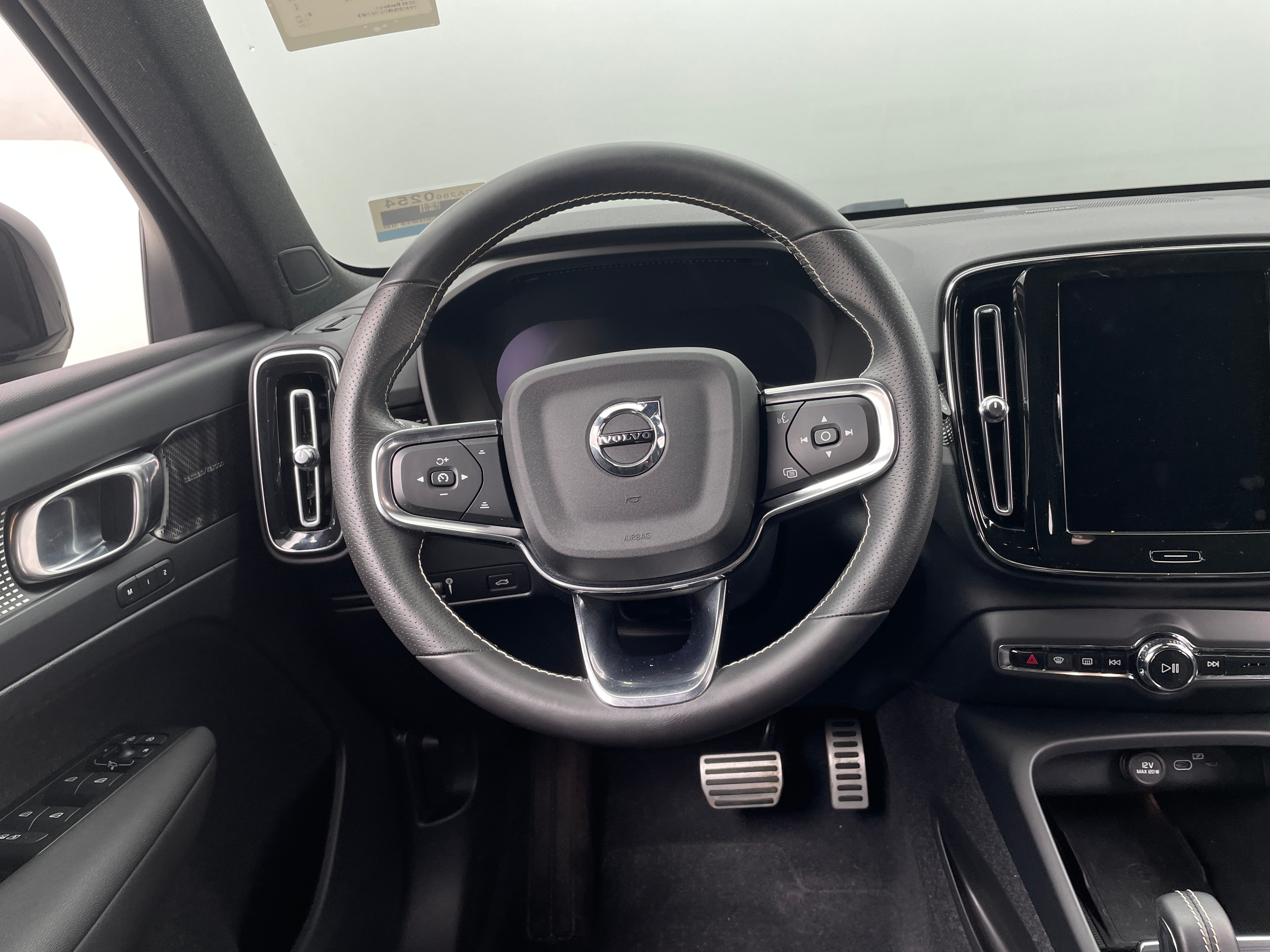 2021 Volvo XC40 Recharge Core 4