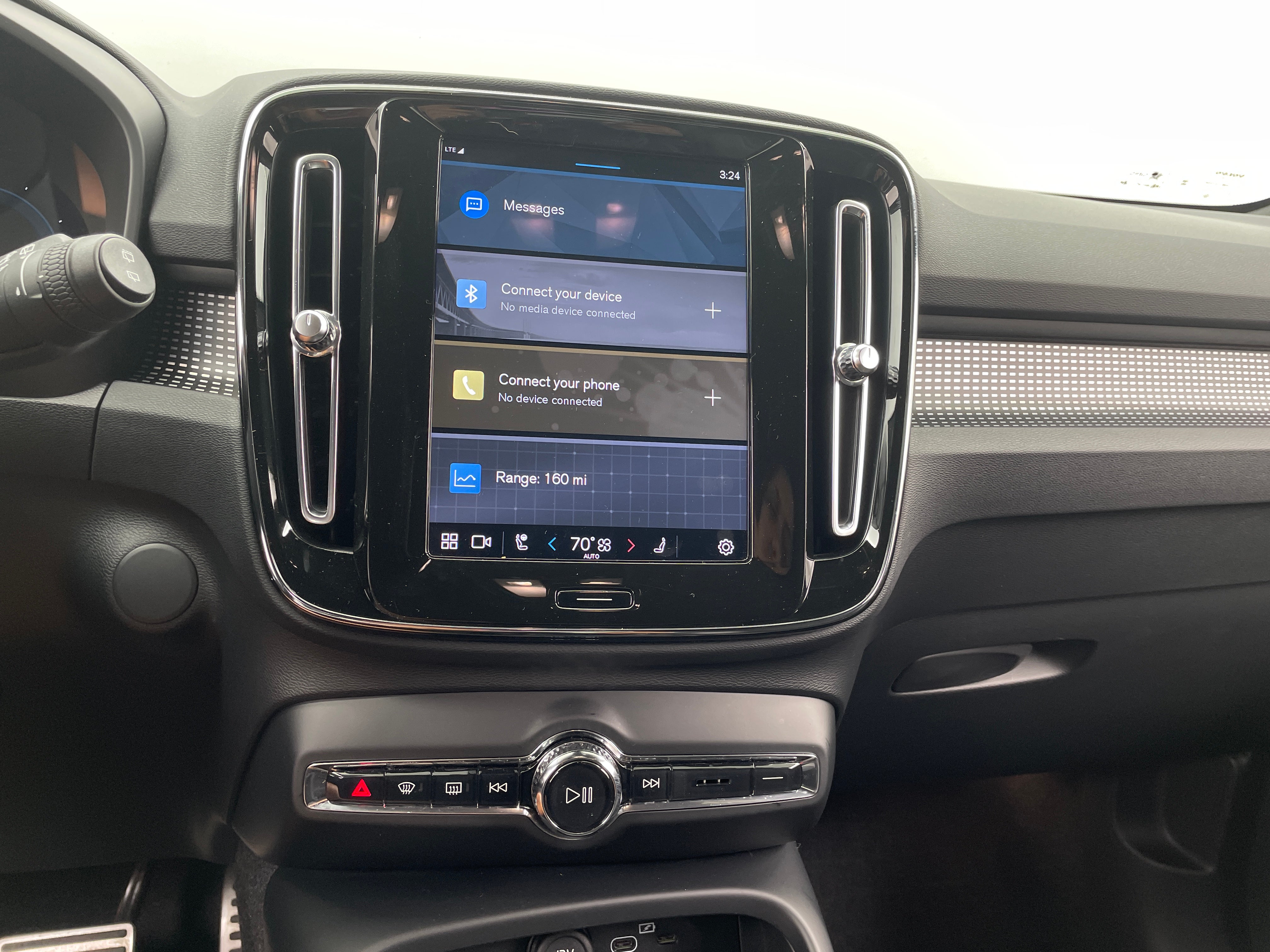 2021 Volvo XC40 Recharge Core 3