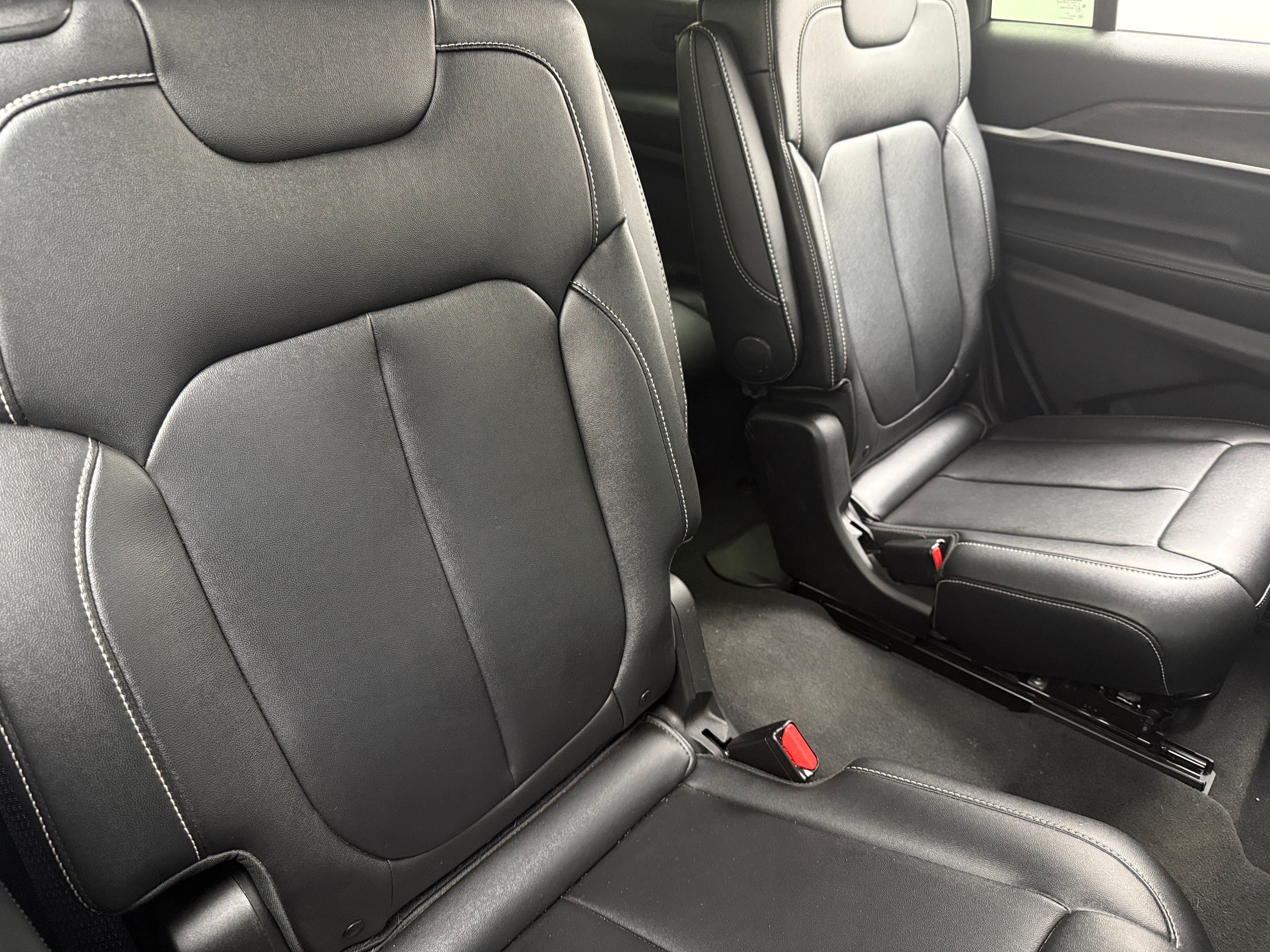 2023 Jeep Grand Cherokee L Limited Edition 5