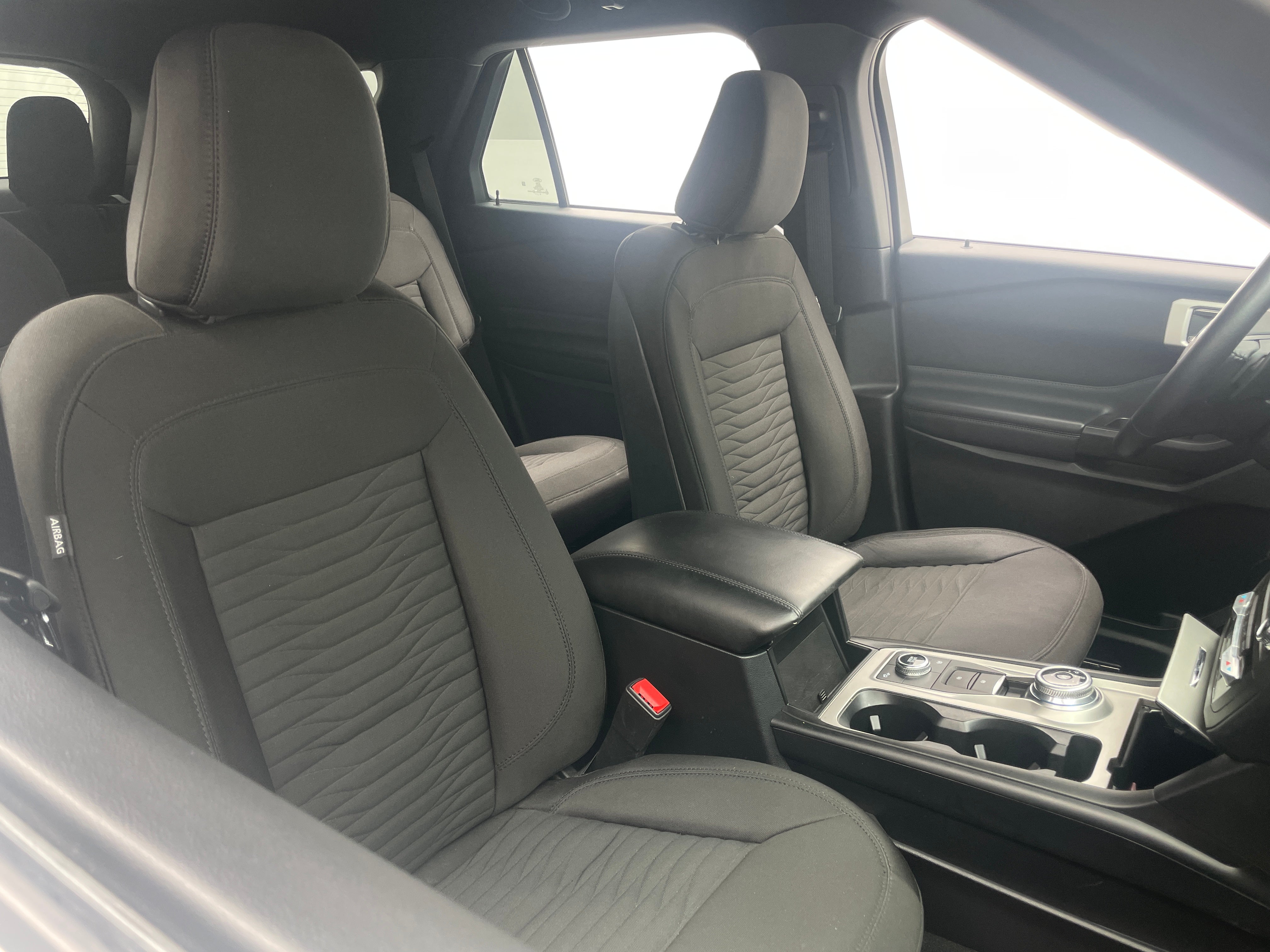 2020 Ford Explorer XLT 2