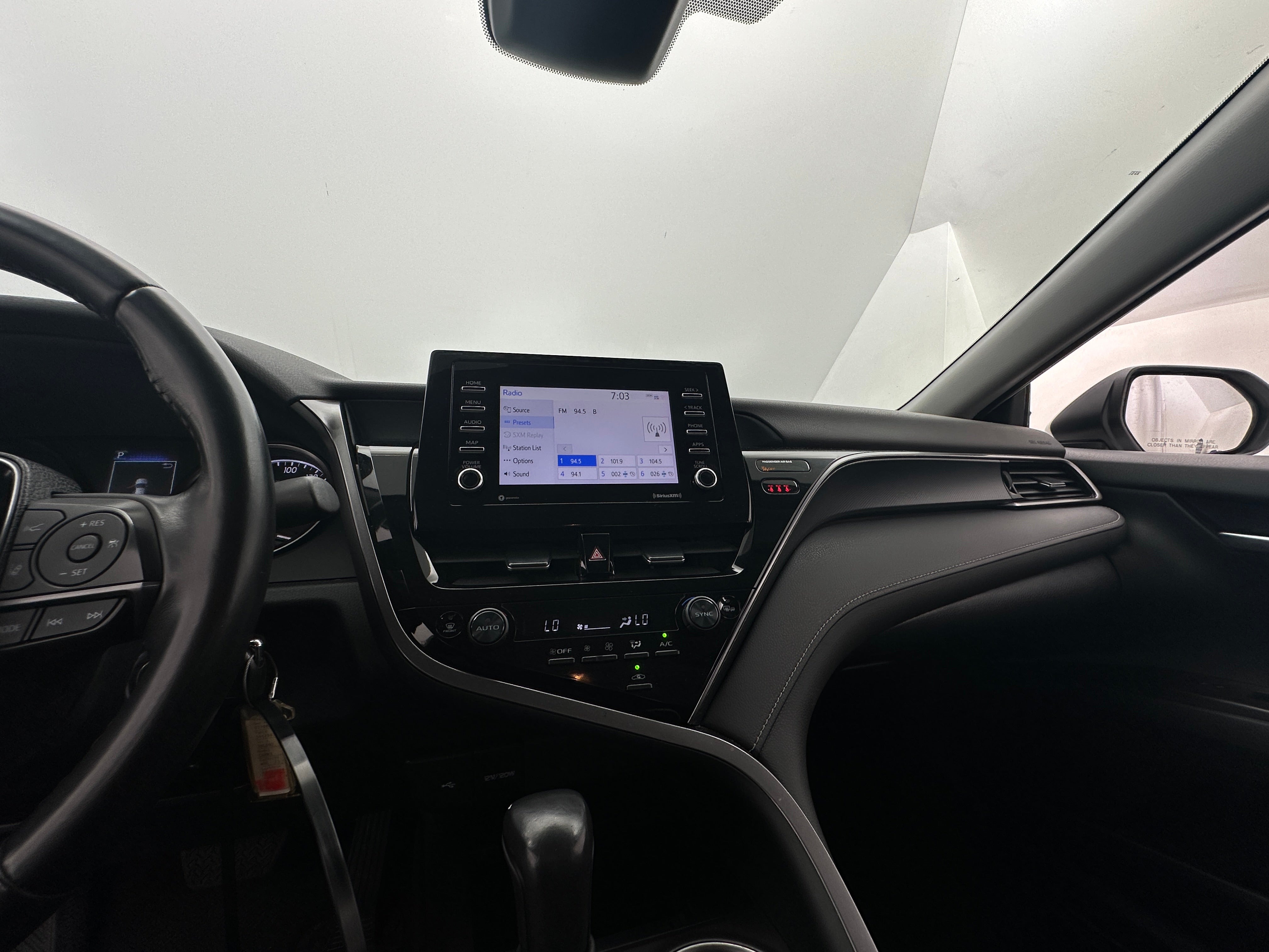 2023 Toyota Camry SE 4