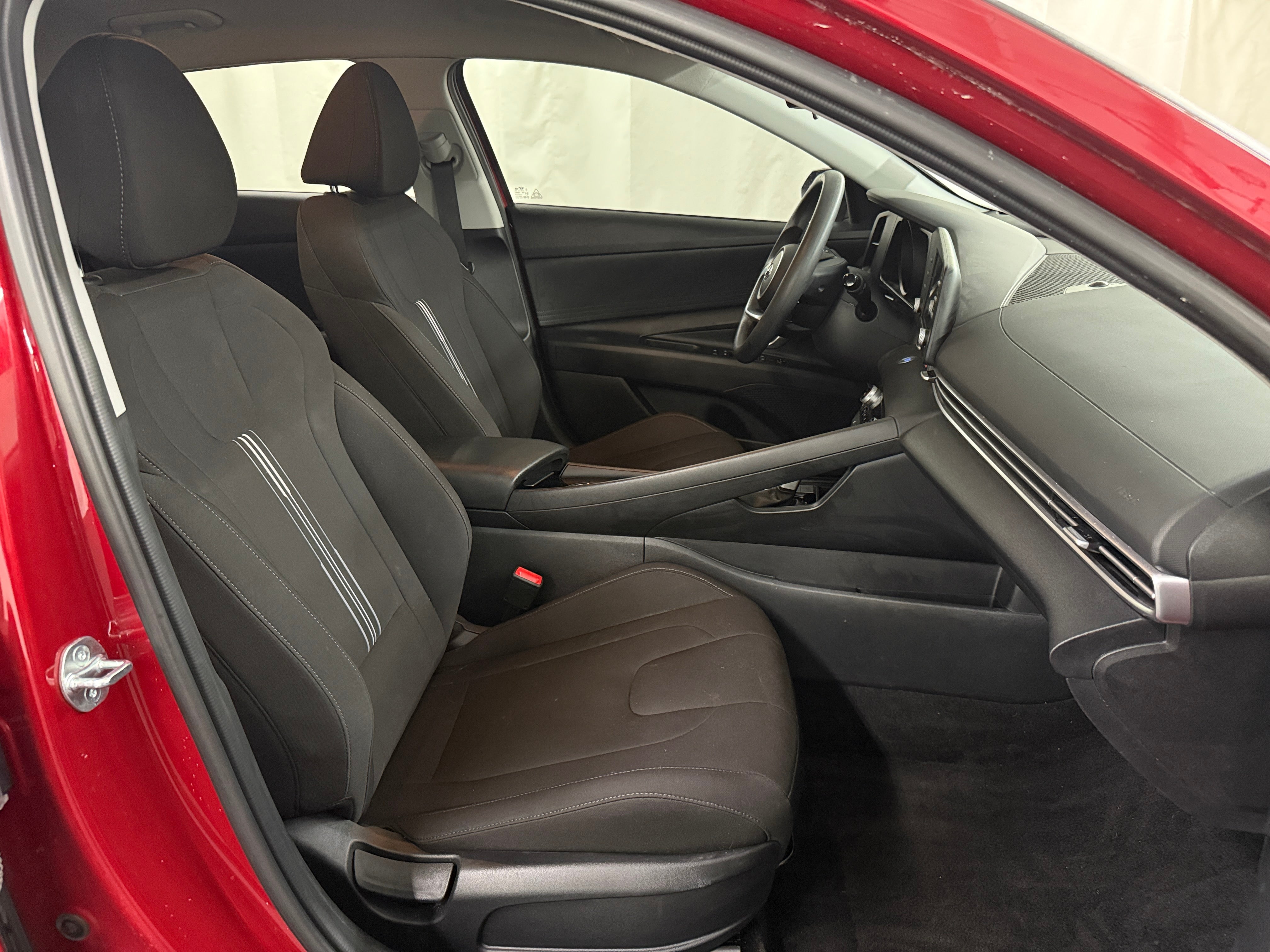 2023 Hyundai Elantra Blue 2