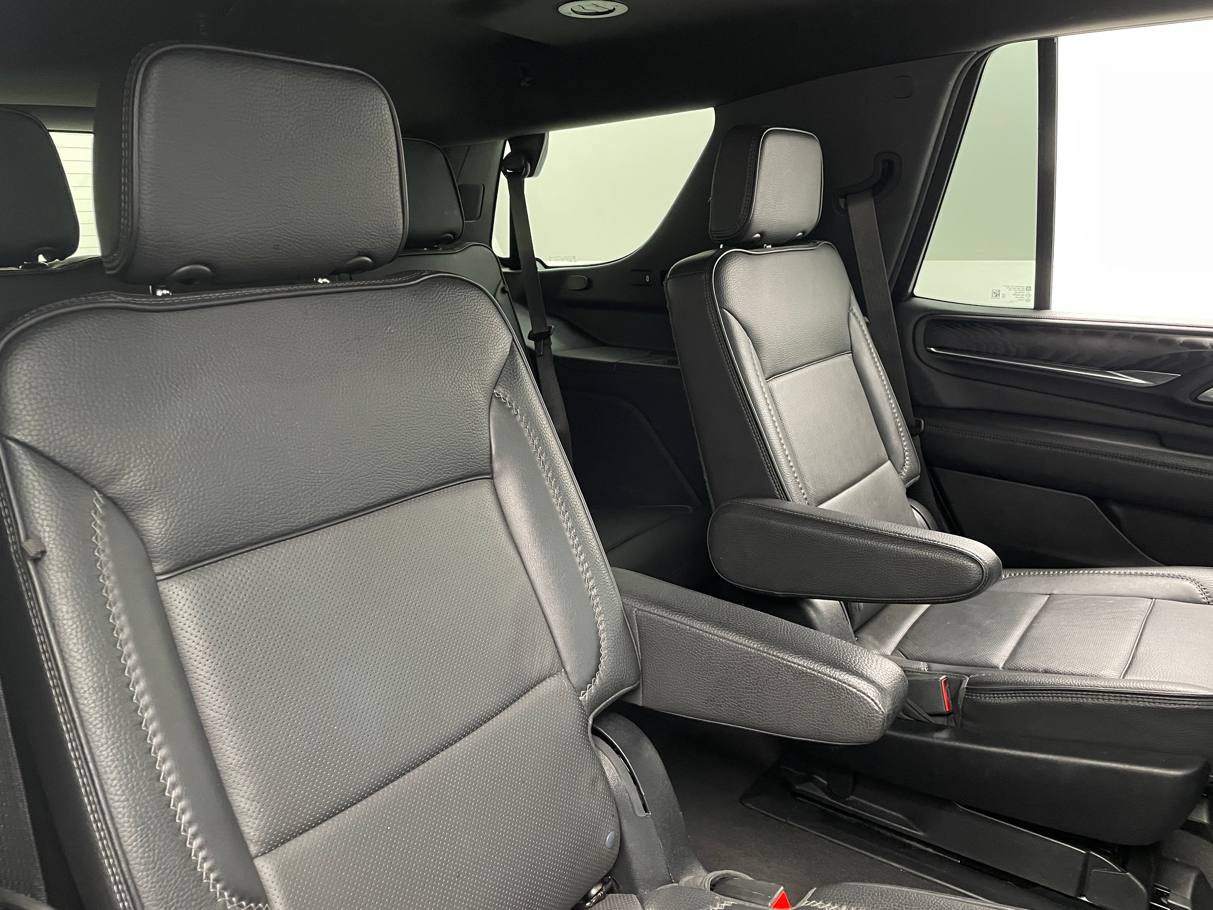 2023 GMC Yukon Denali 5