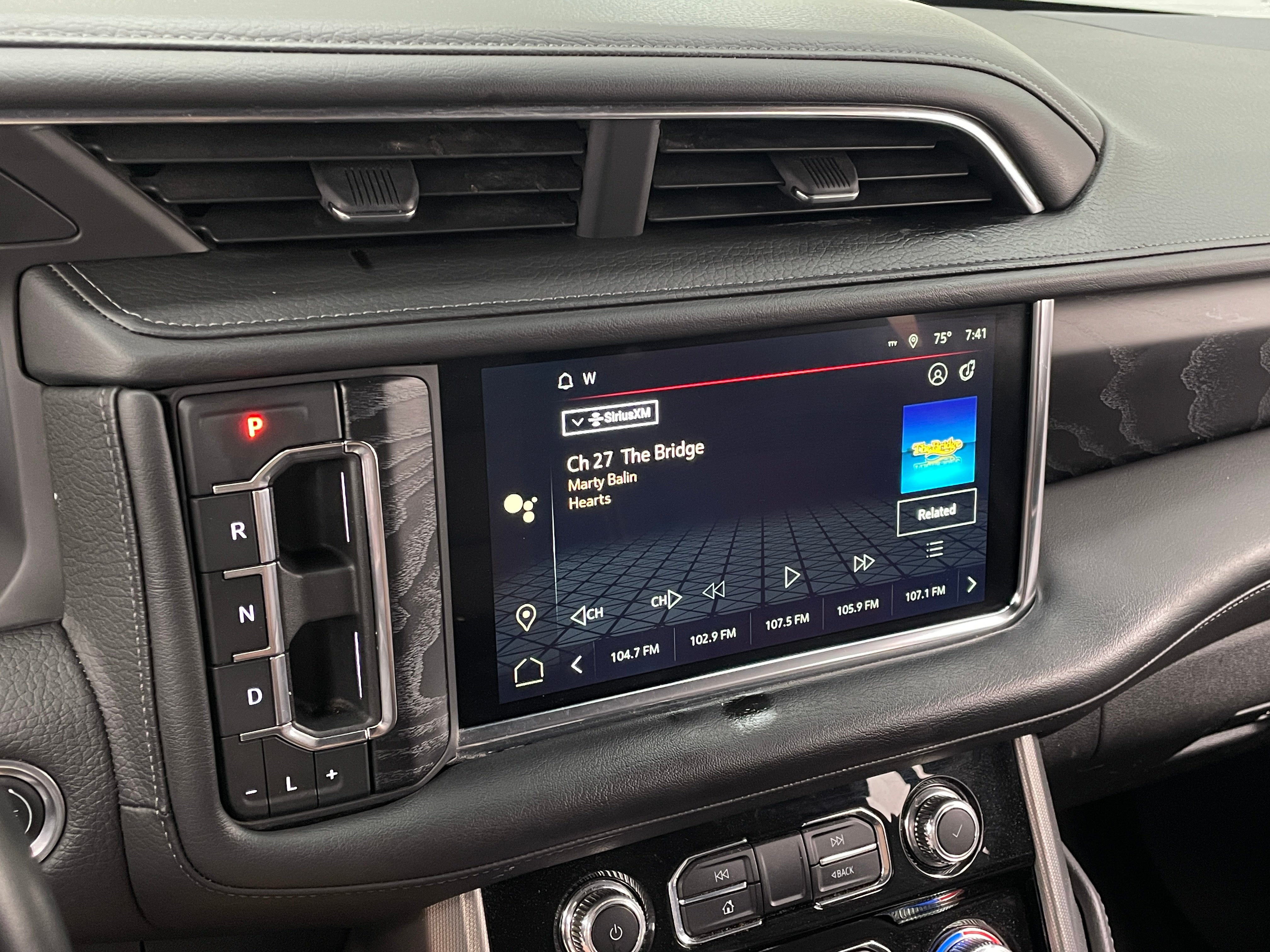 2023 GMC Yukon Denali 3