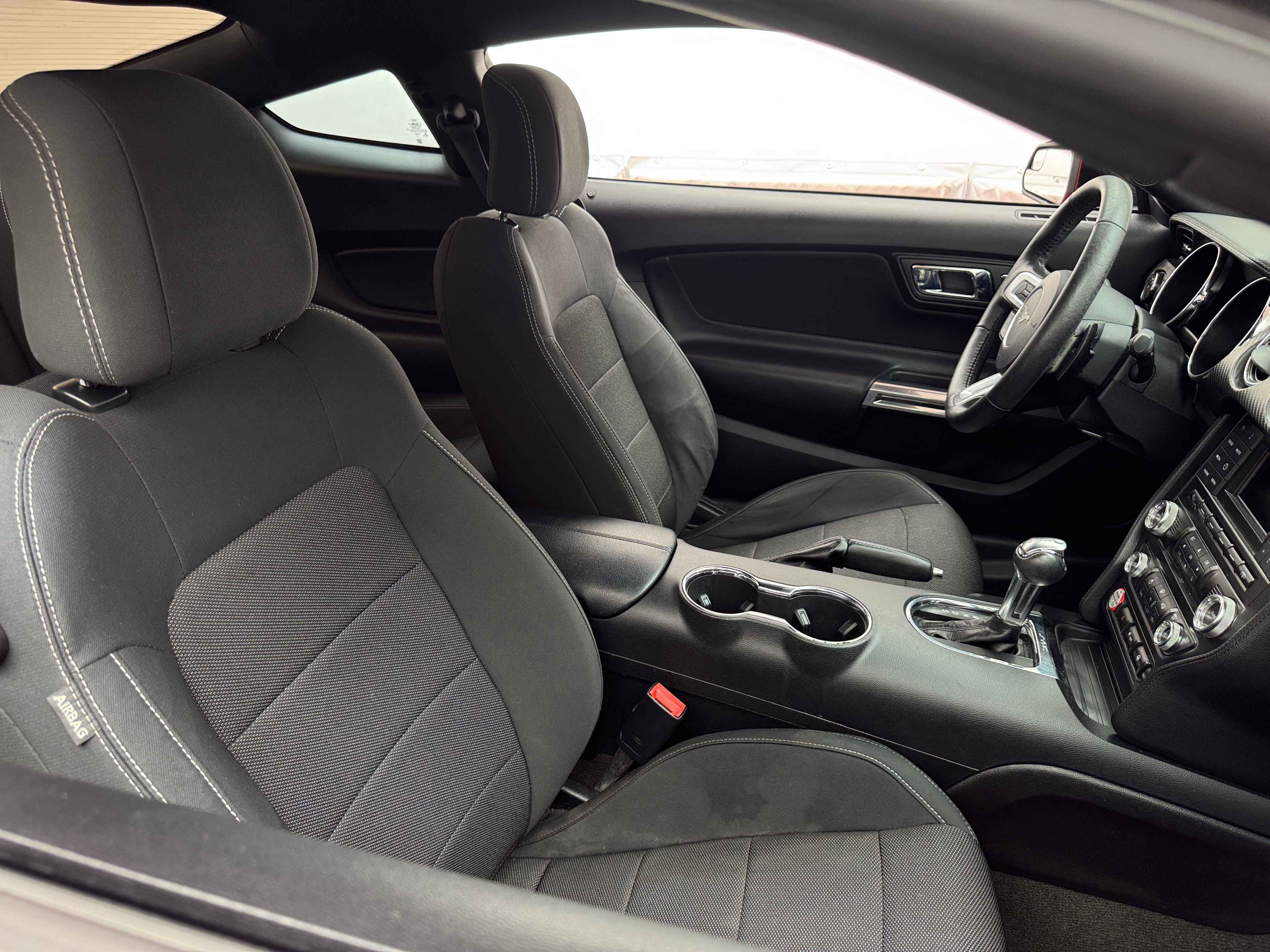 2016 Ford Mustang V6 2