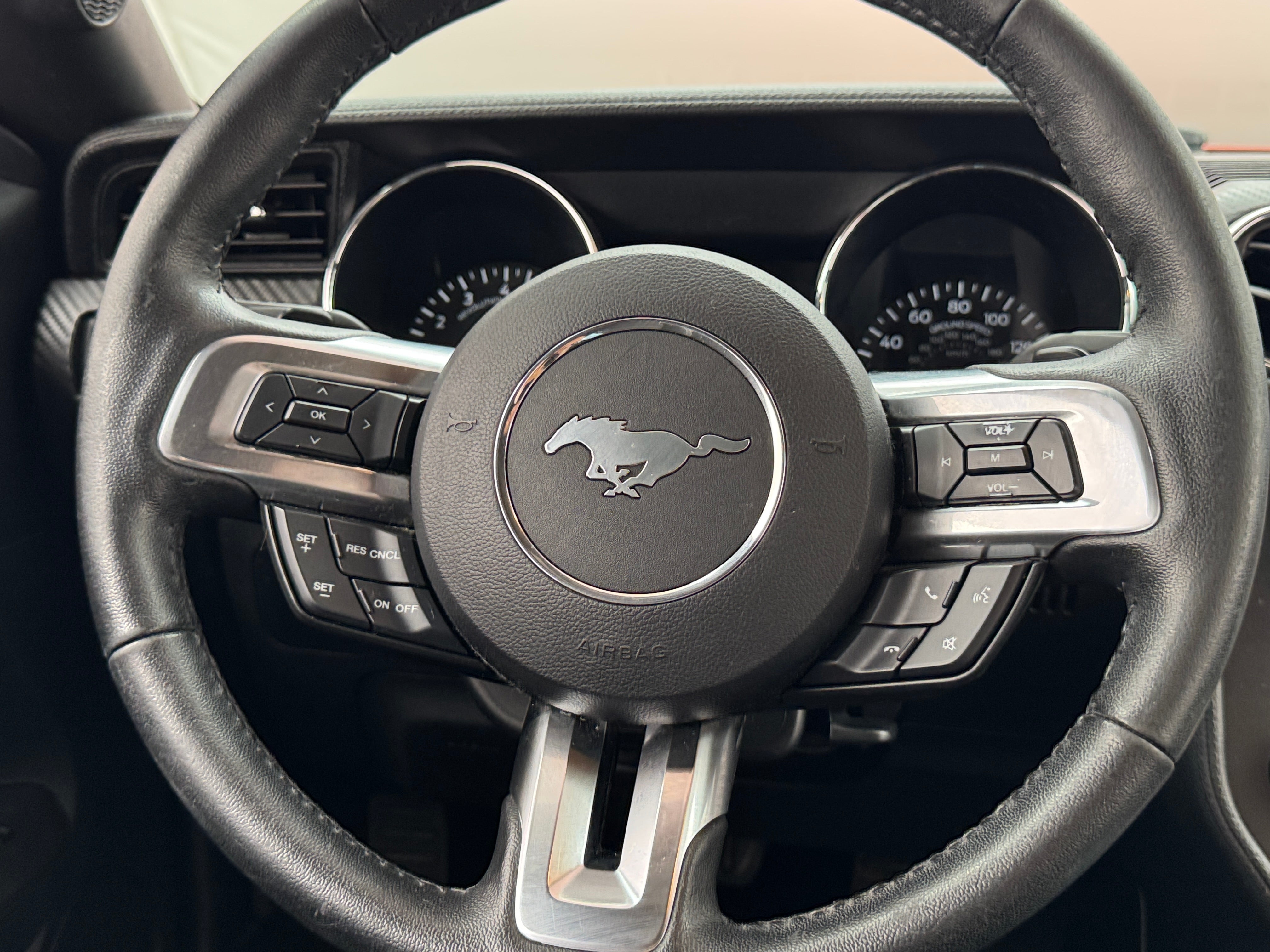 2016 Ford Mustang V6 4