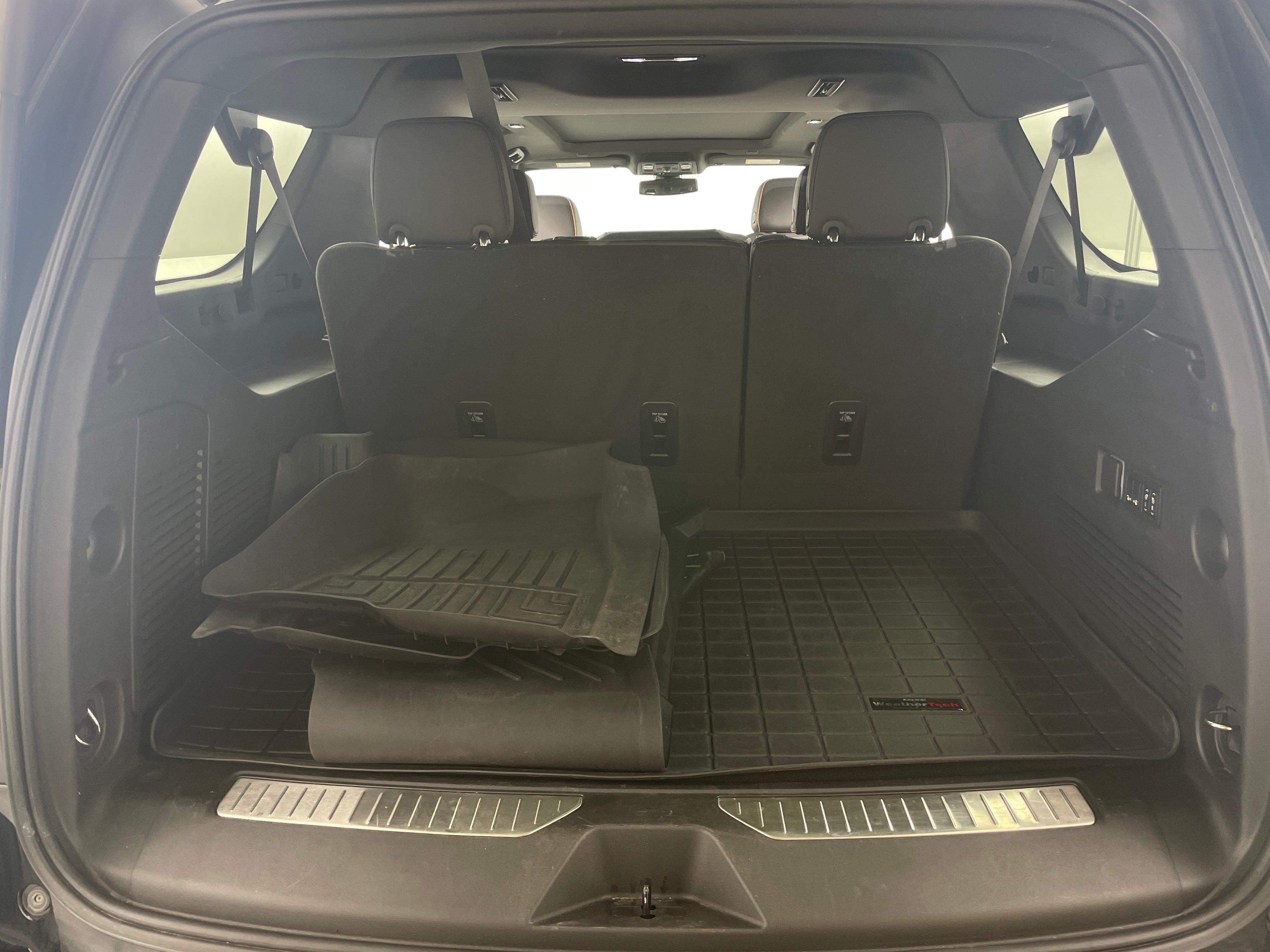 2022 GMC Yukon XL AT4 6